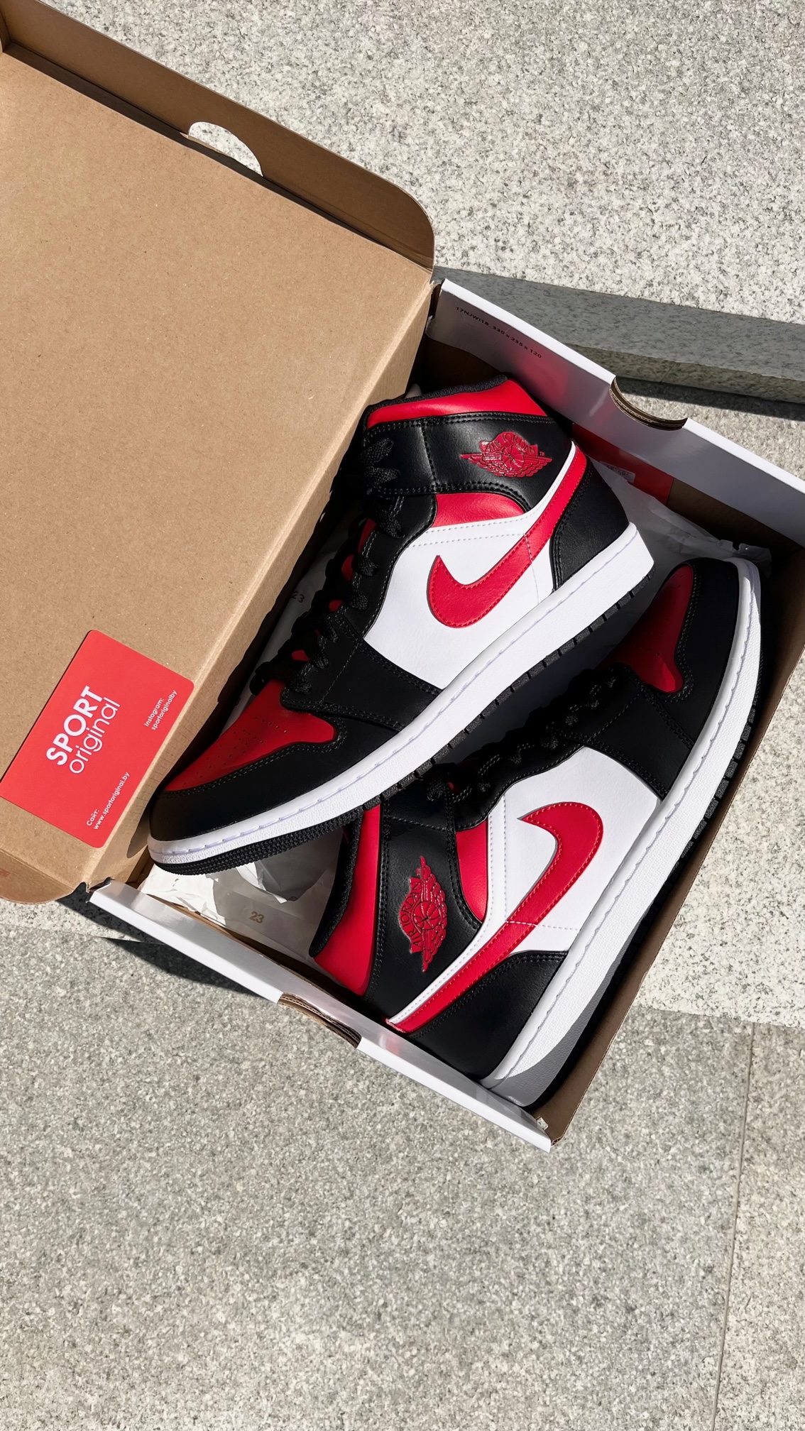 Фото № 2 с приближением к товару «‎Air Jordan 1 Mid »