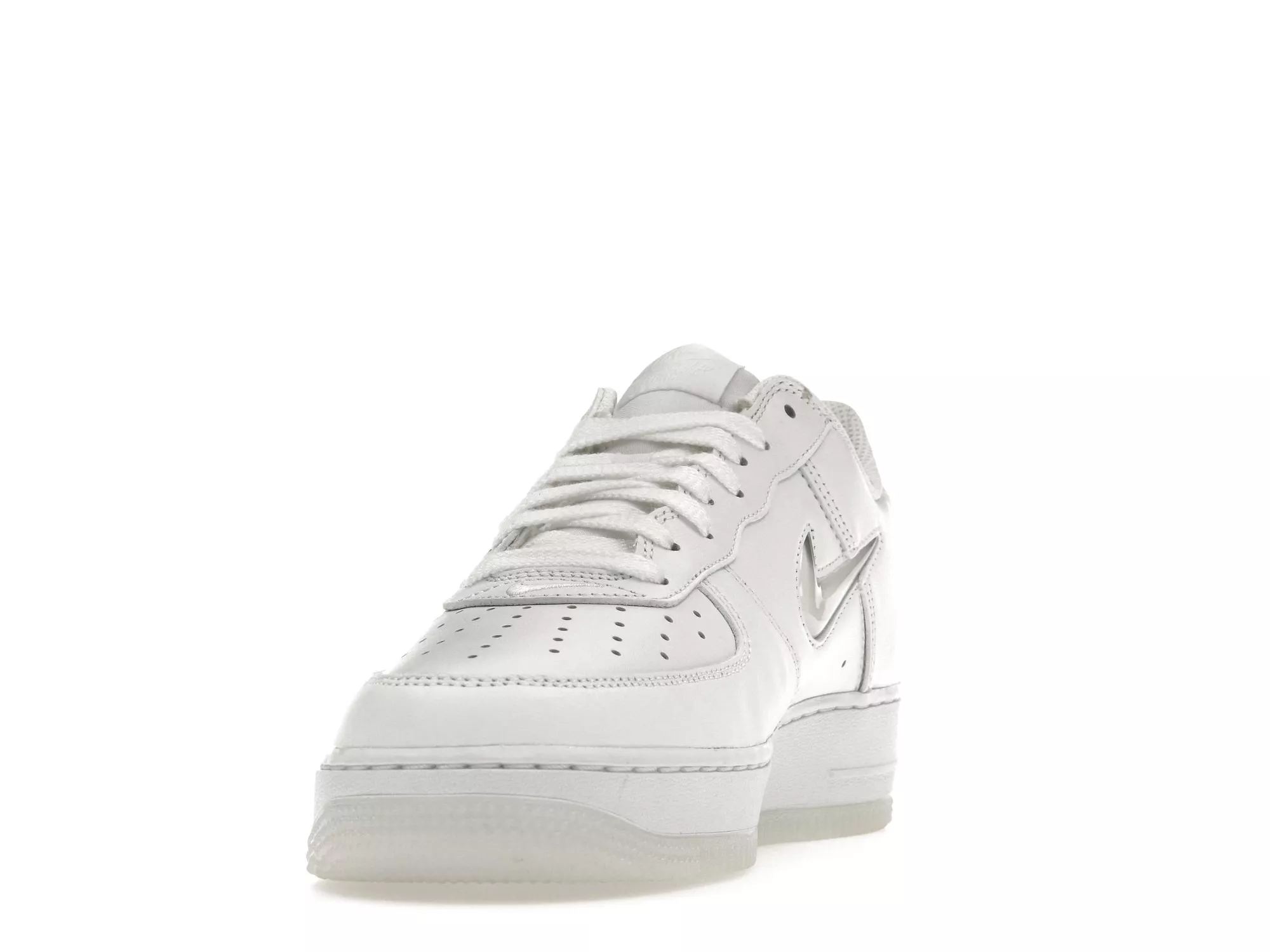 Фото № 4 с приближением к товару «‎Nike Air Force 1 Low 07 Retro Color of the Month Jewel Swoosh Triple White»