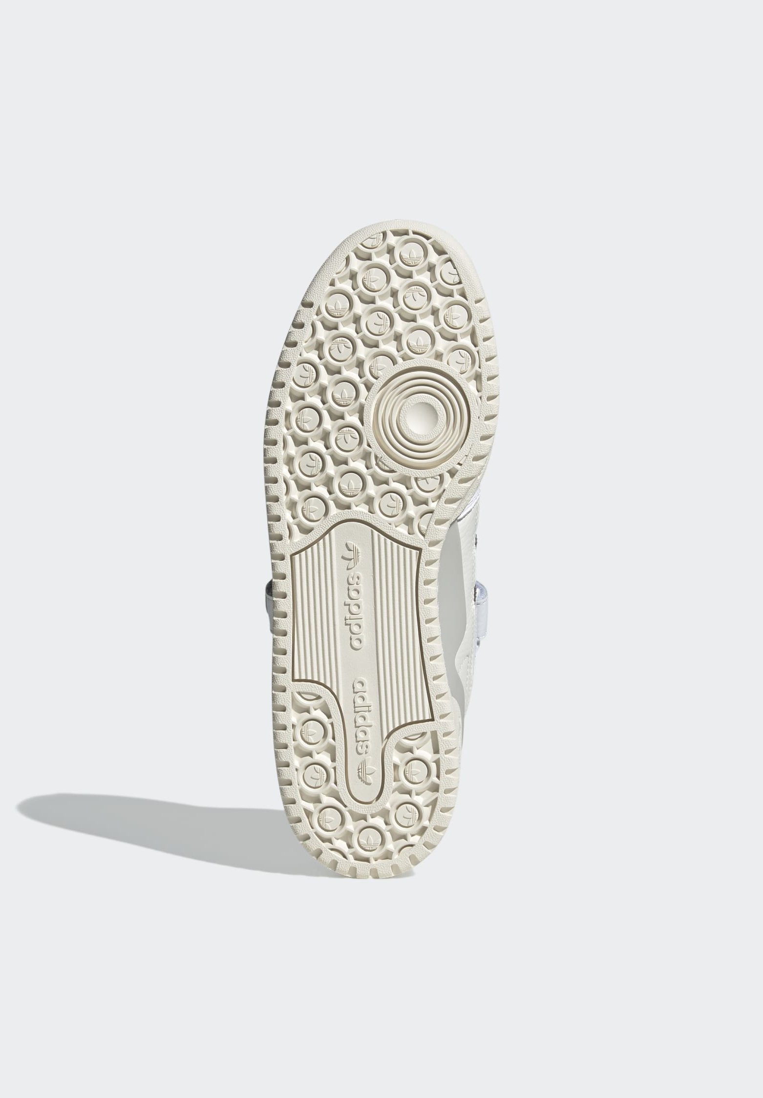 Фото № 3 с приближением к товару «‎Adidas Forum »