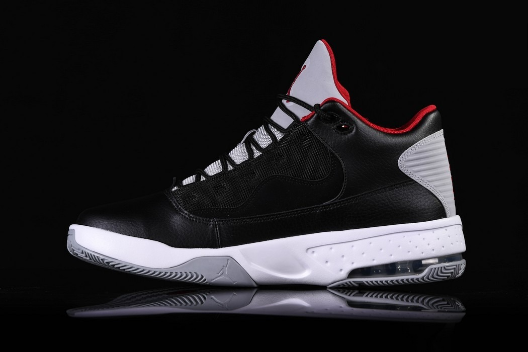 Фото № 1 с приближением к товару «‎Nike Air Jordan Max Aura 2»