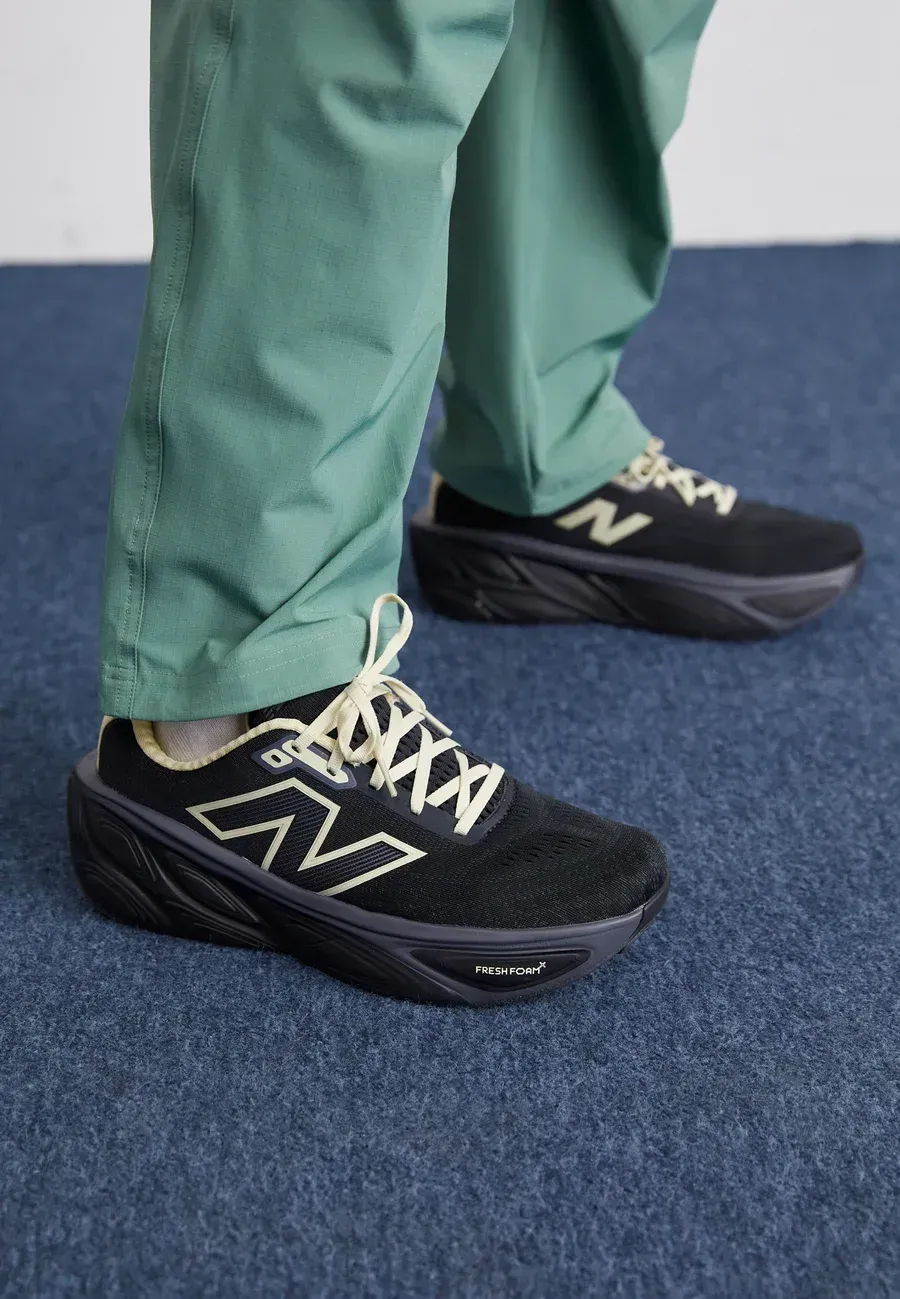 Фото № 2 с приближением к товару «‎MMORE FRESH FOAM UNISEX»