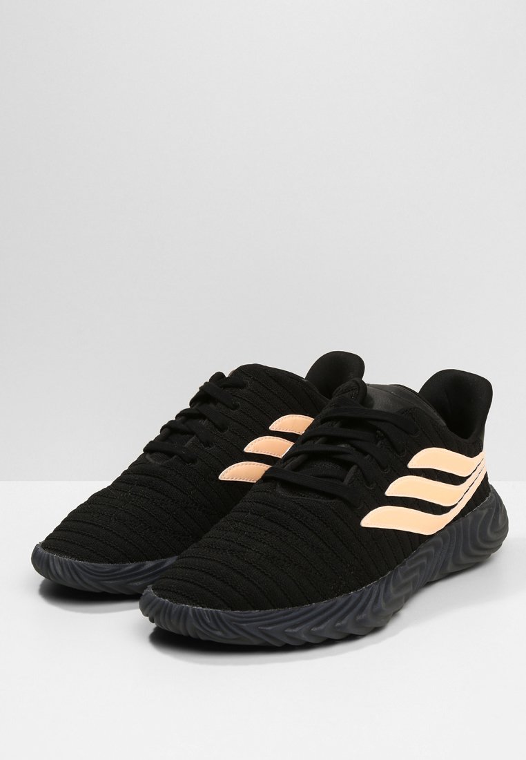 Фото № 3 с приближением к товару «‎Adidas Sobakov »