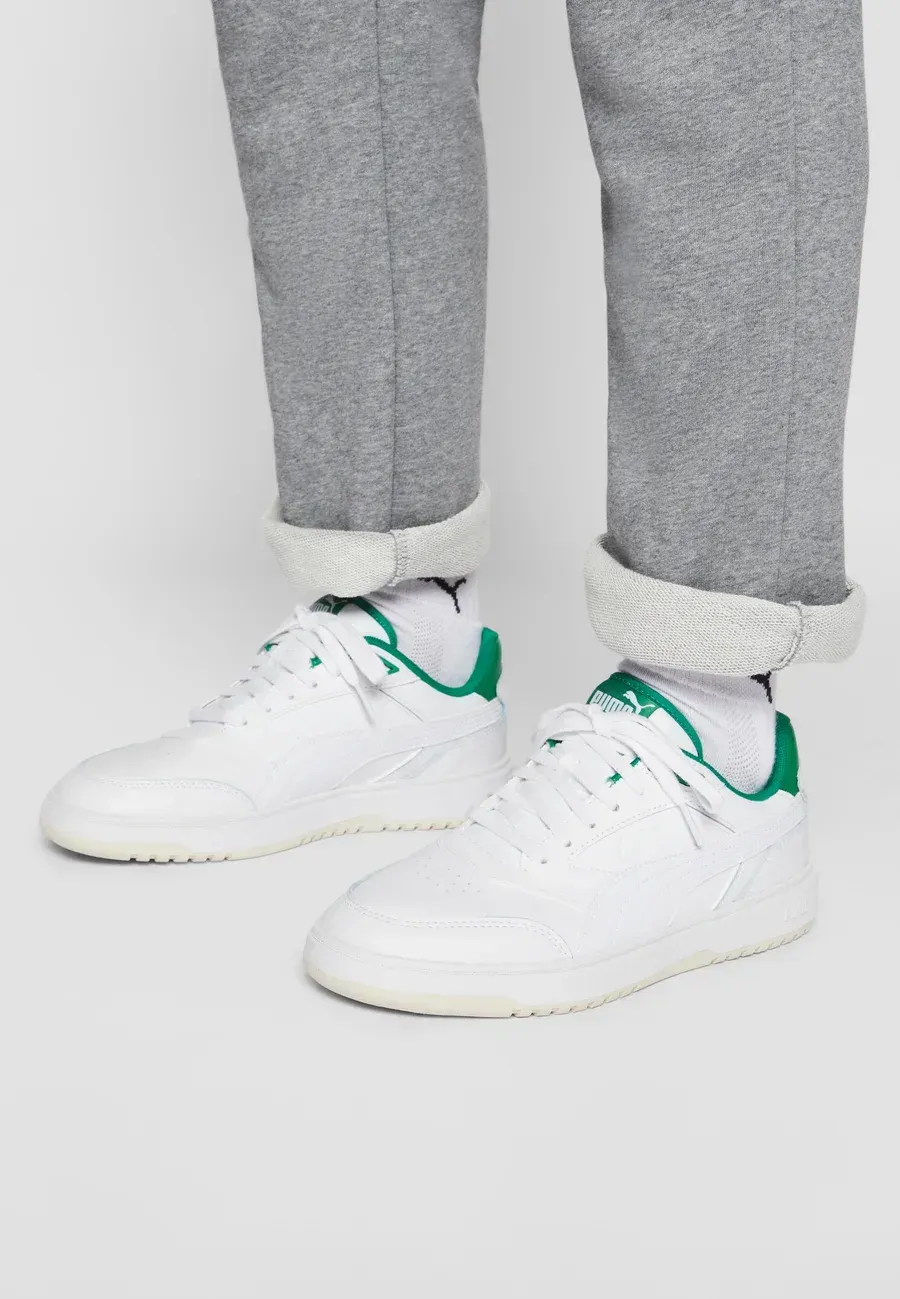 Фото № 1 с приближением к товару «‎DOUBLECOURT »