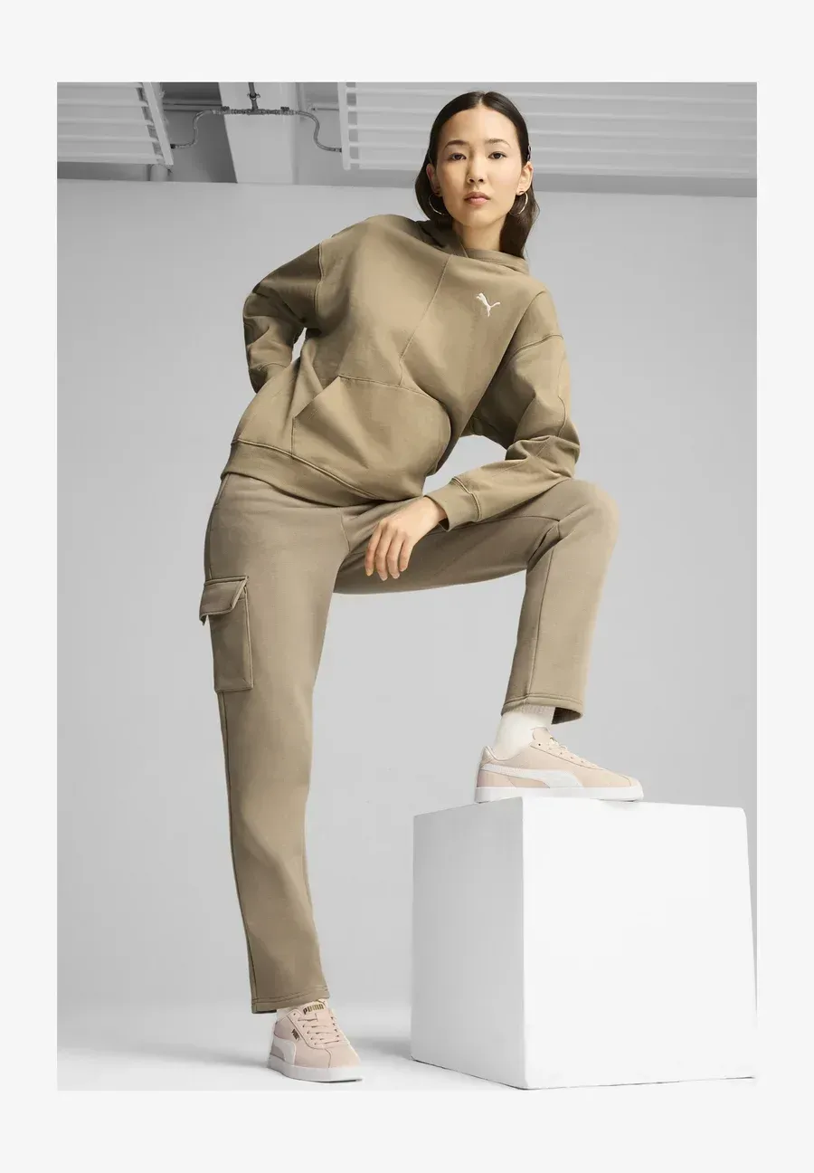 Фото № 2 с приближением к товару «‎CLUB II»