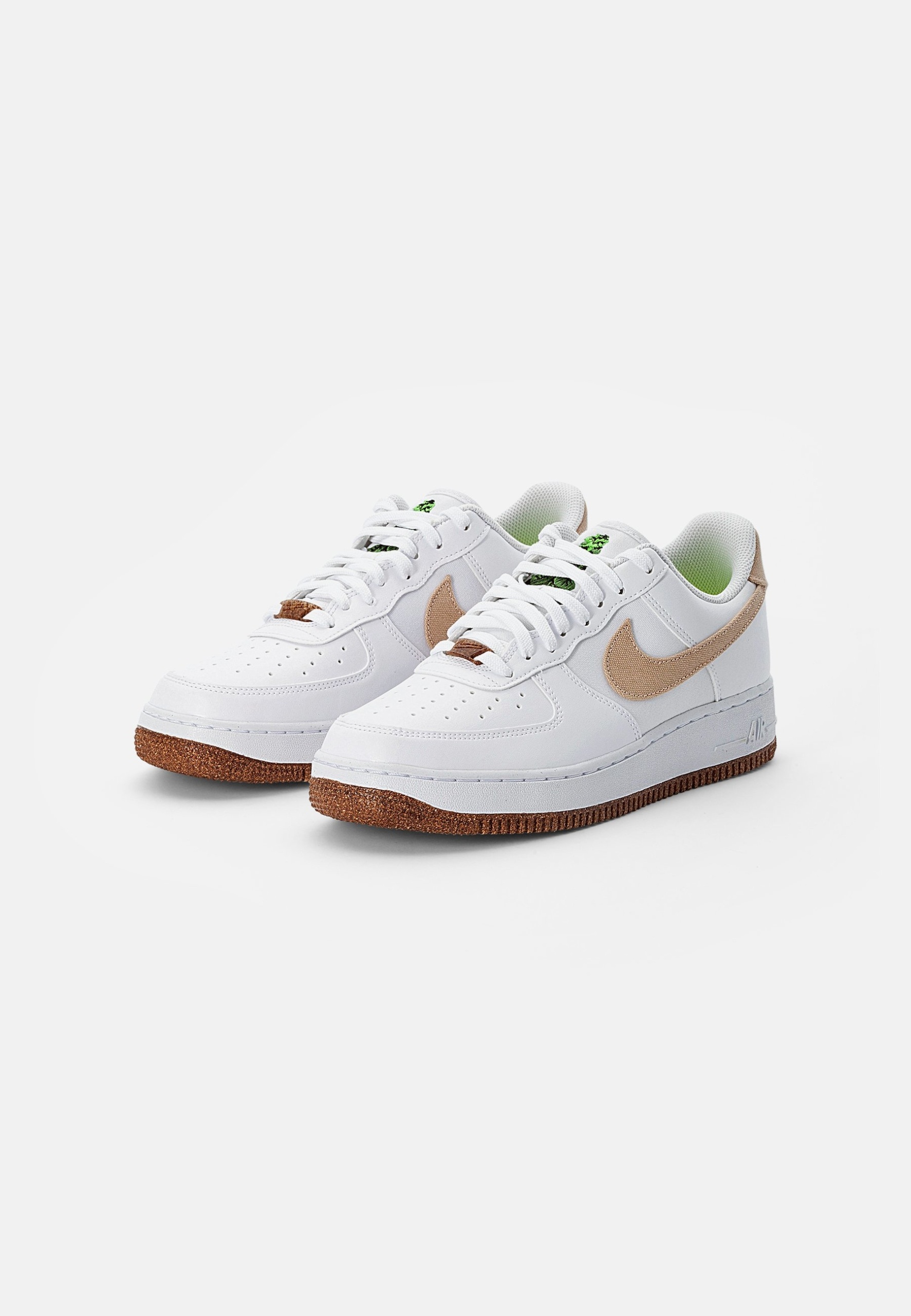 Фото № 2 с приближением к товару «‎Nike Air Force 1 »
