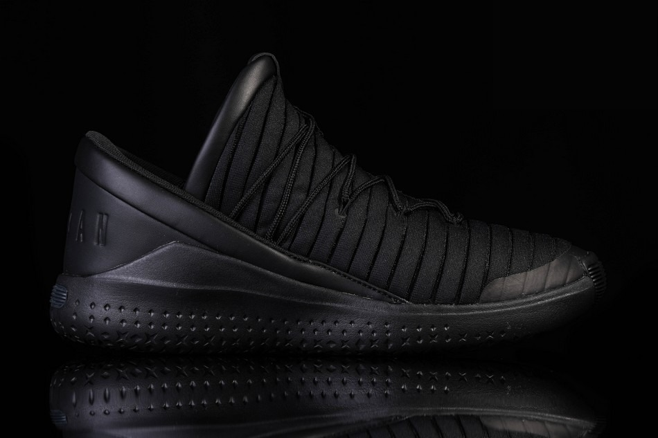 Фото № 4 с приближением к товару «‎Nike Air Jordan Flight Luxe Triple »