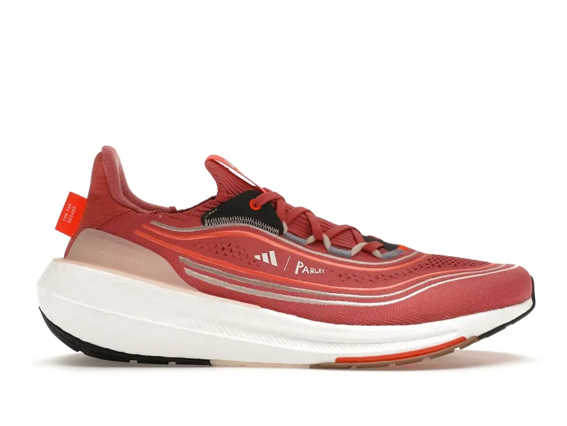 Фото № 1 с приближением к товару «‎adidas Ultra Boost Light»