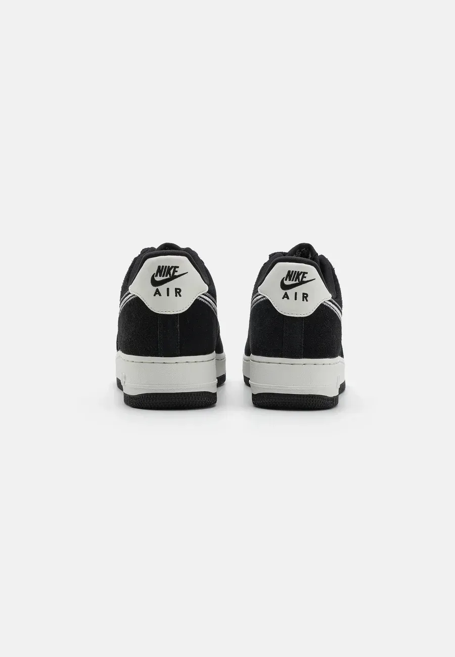 Фото № 3 с приближением к товару «‎AIR FORCE 1 »