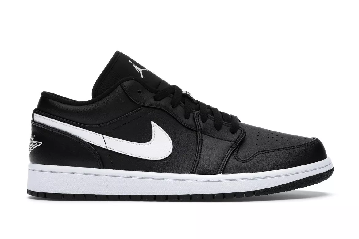 Фото № 1 с приближением к товару «‎Jordan 1 Low Black White »