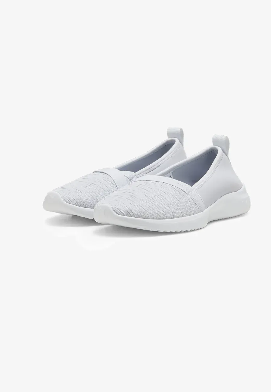 Фото № 2 с приближением к товару «‎ADELINA»