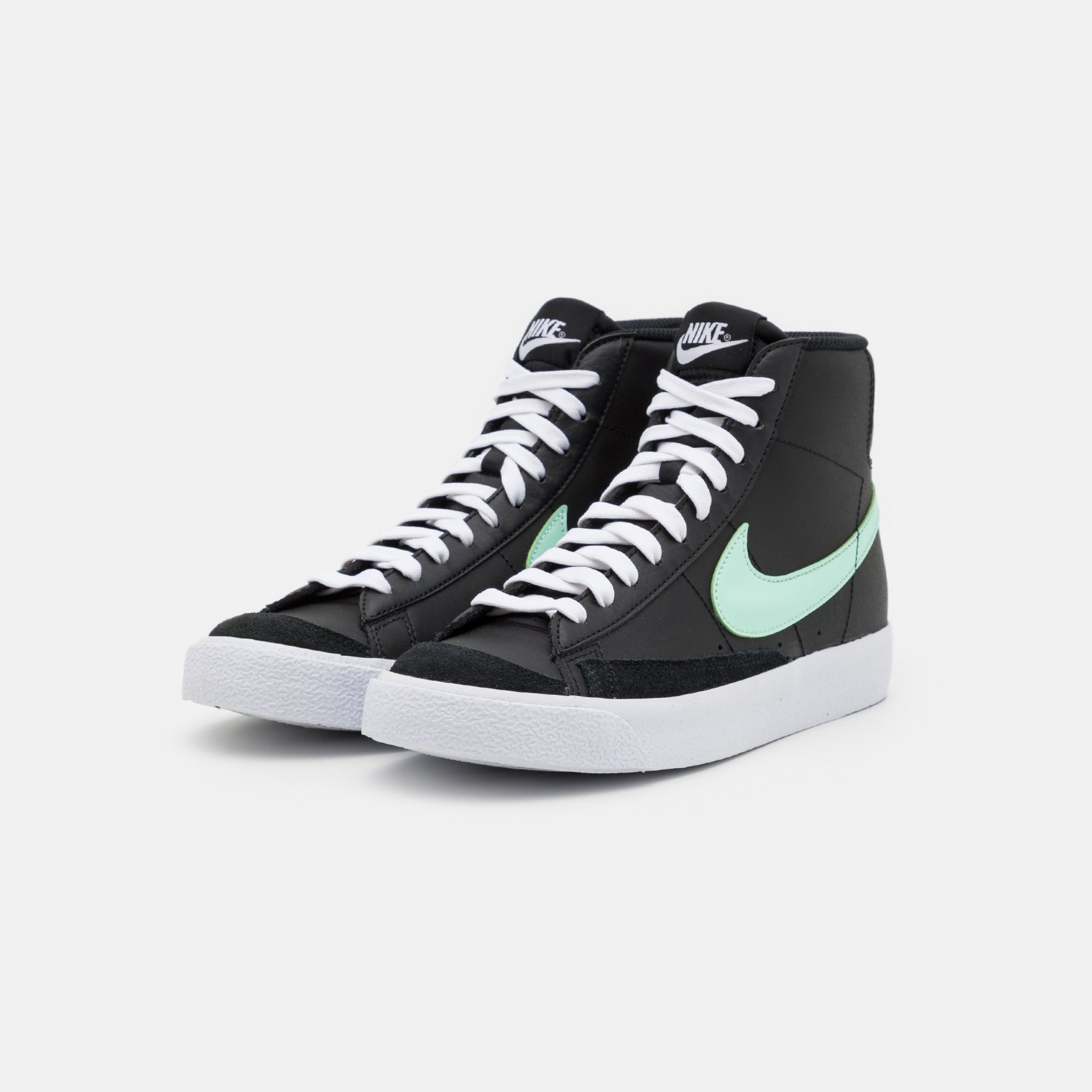 Фото № 2 с приближением к товару «‎Nike Blazer 77 »