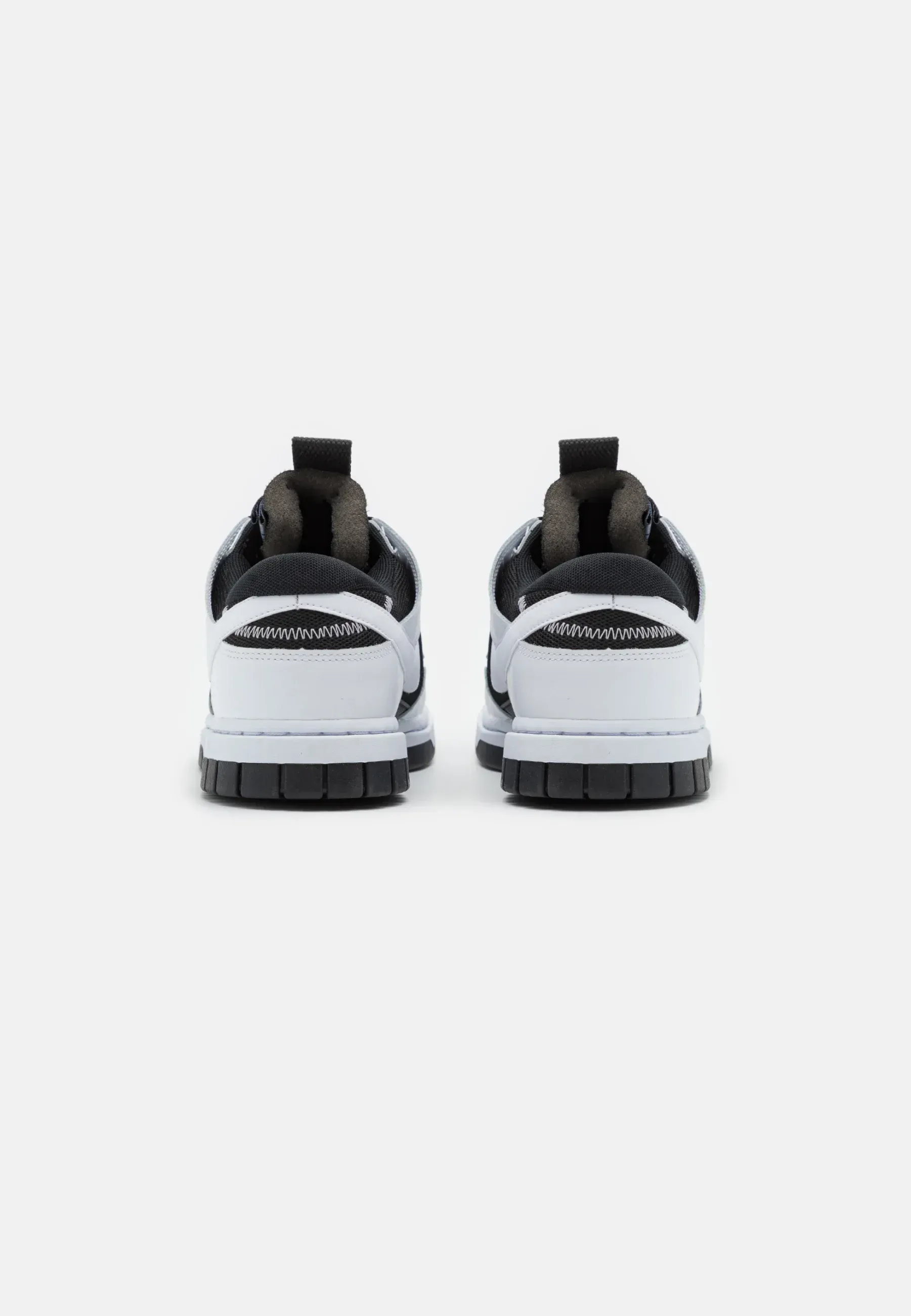 Фото № 3 с приближением к товару «‎AIR DUNK JUMBO»