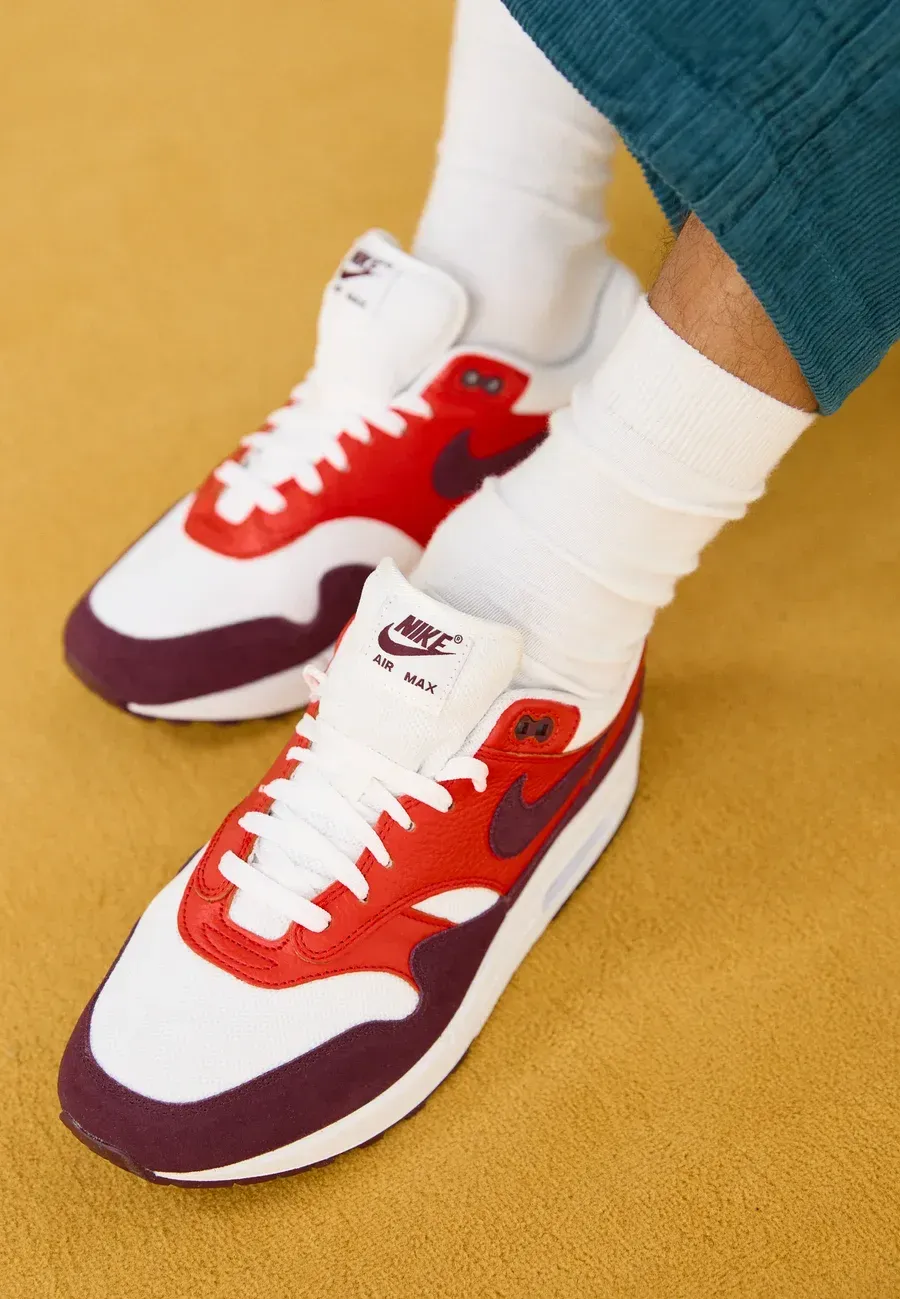 Фото № 2 с приближением к товару «‎AIR MAX 1 »