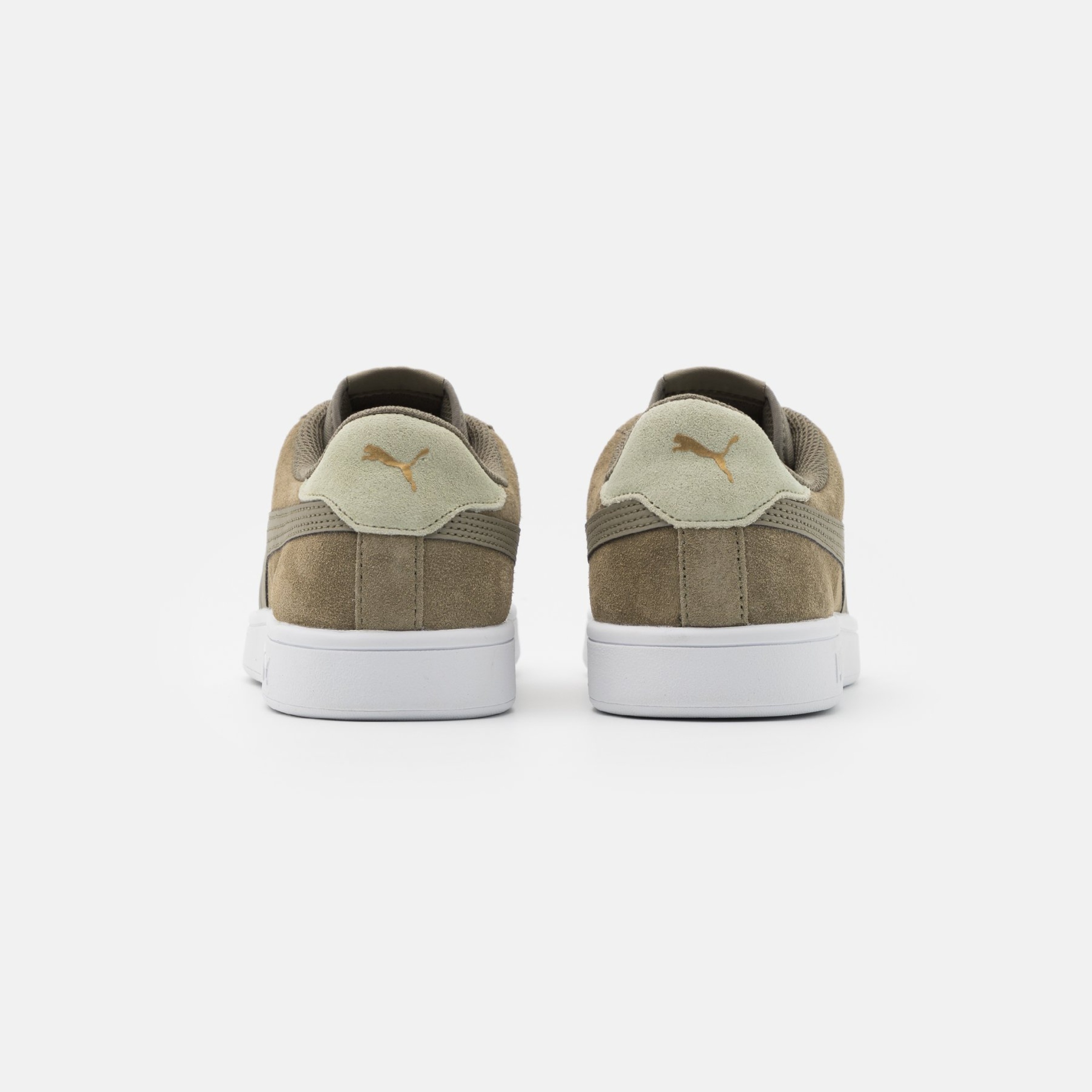 Фото № 3 с приближением к товару «‎Puma Smash V2 »