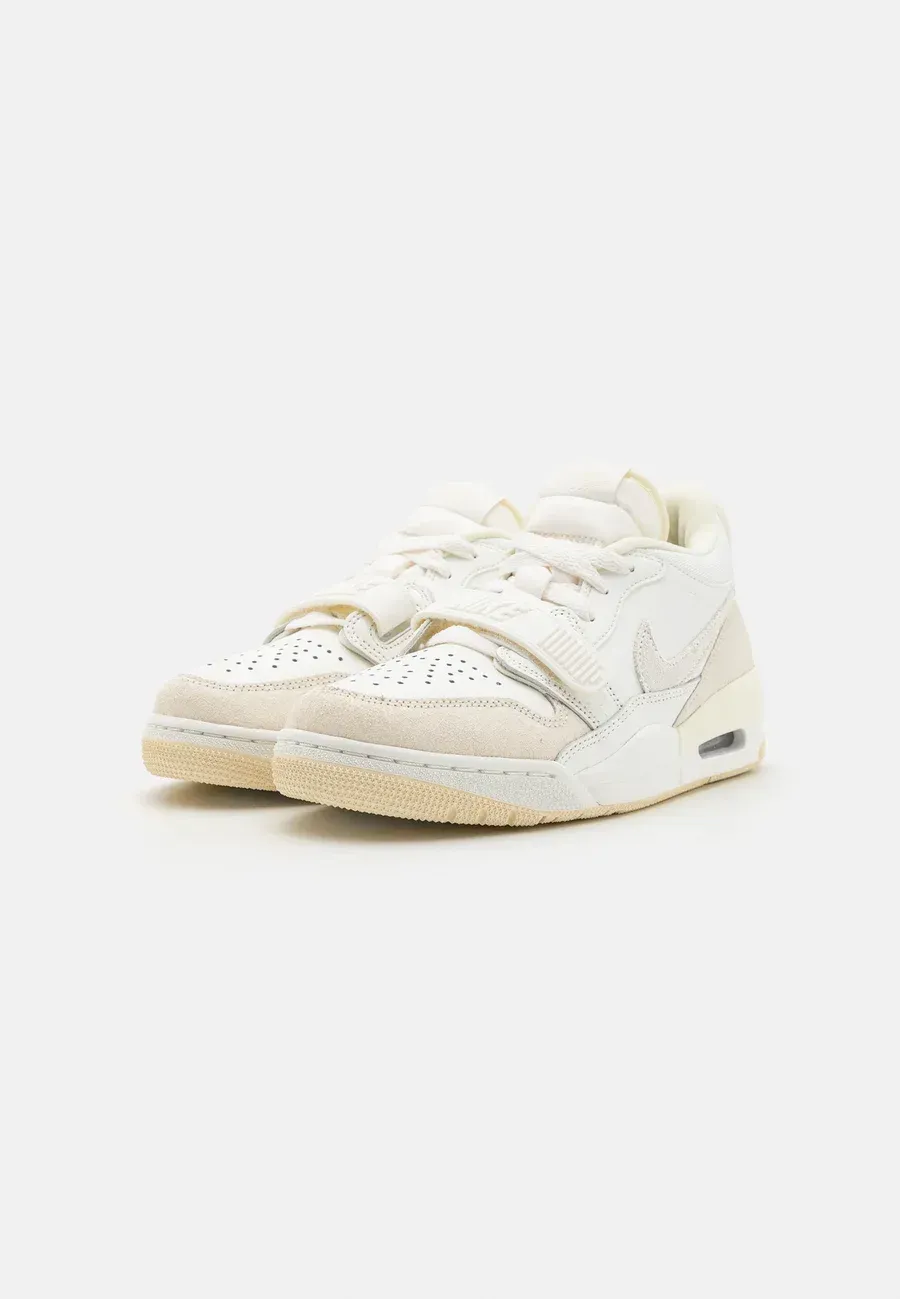 Фото № 2 с приближением к товару «‎AIR JORDAN LEGACY 312 »