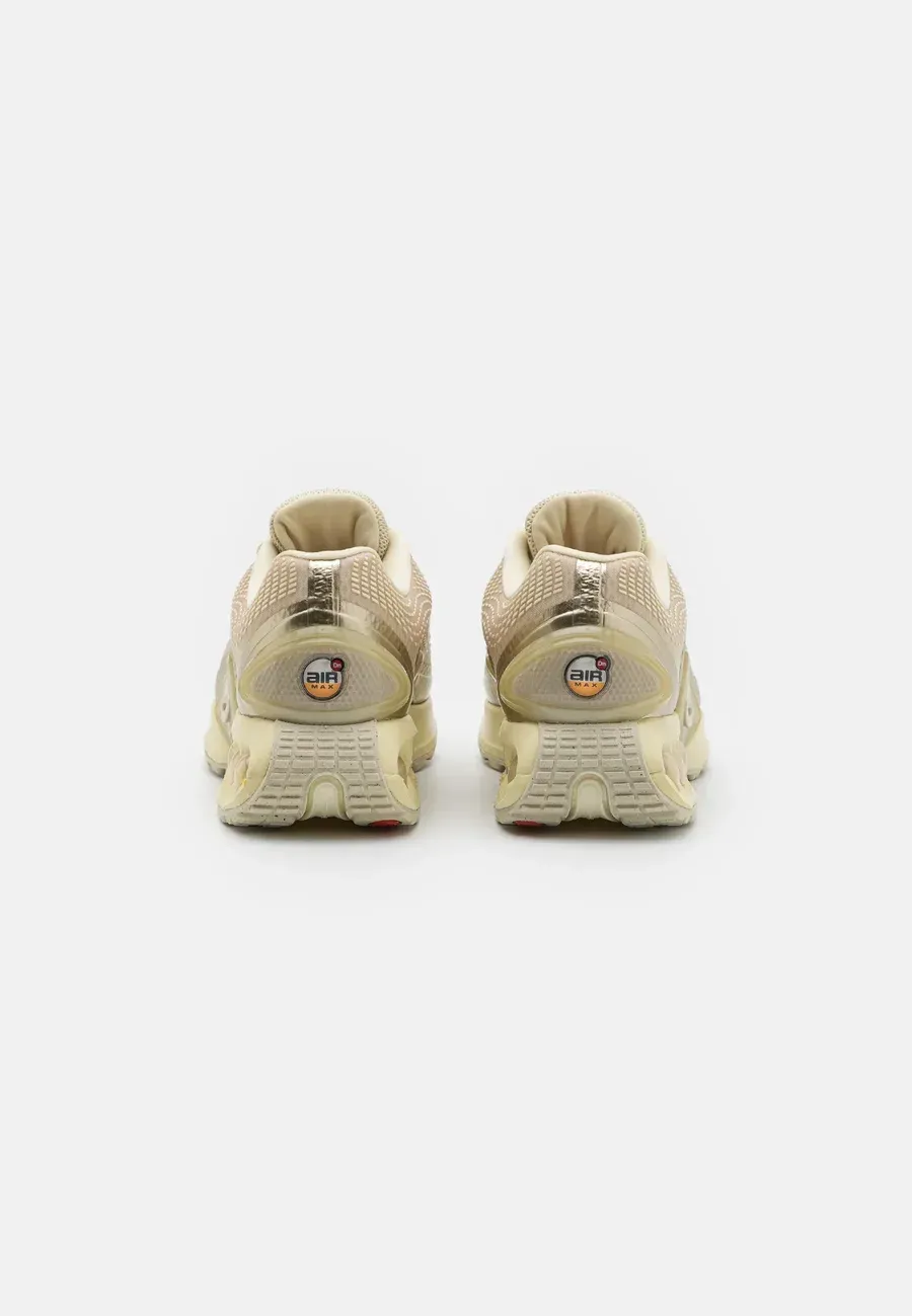 Фото № 3 с приближением к товару «‎AIR MAX DN»
