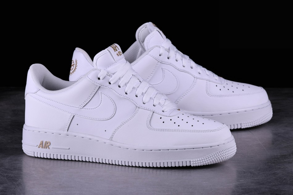 Фото № 3 с приближением к товару «‎Nike Air Force 1 ’07 »