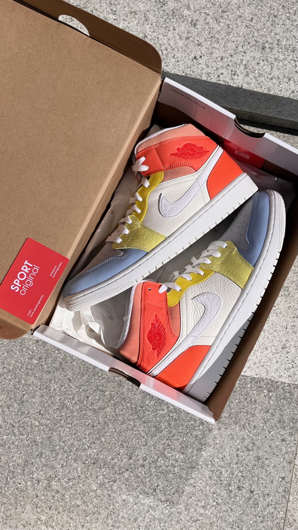 Фото № 4 с приближением к товару «‎Air Jordan 1 Mid»