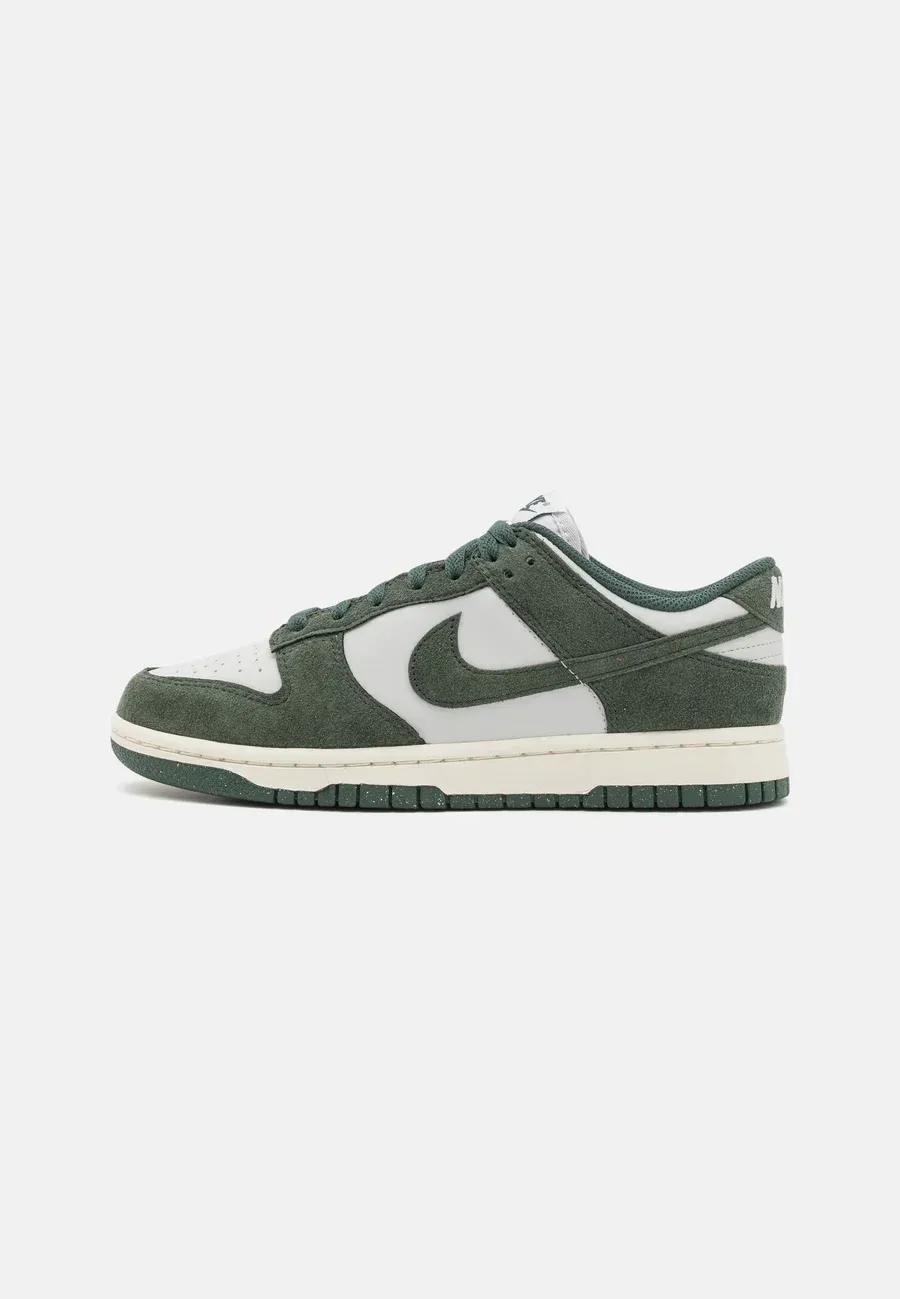 Фото № 1 с приближением к товару «‎DUNK LOW»