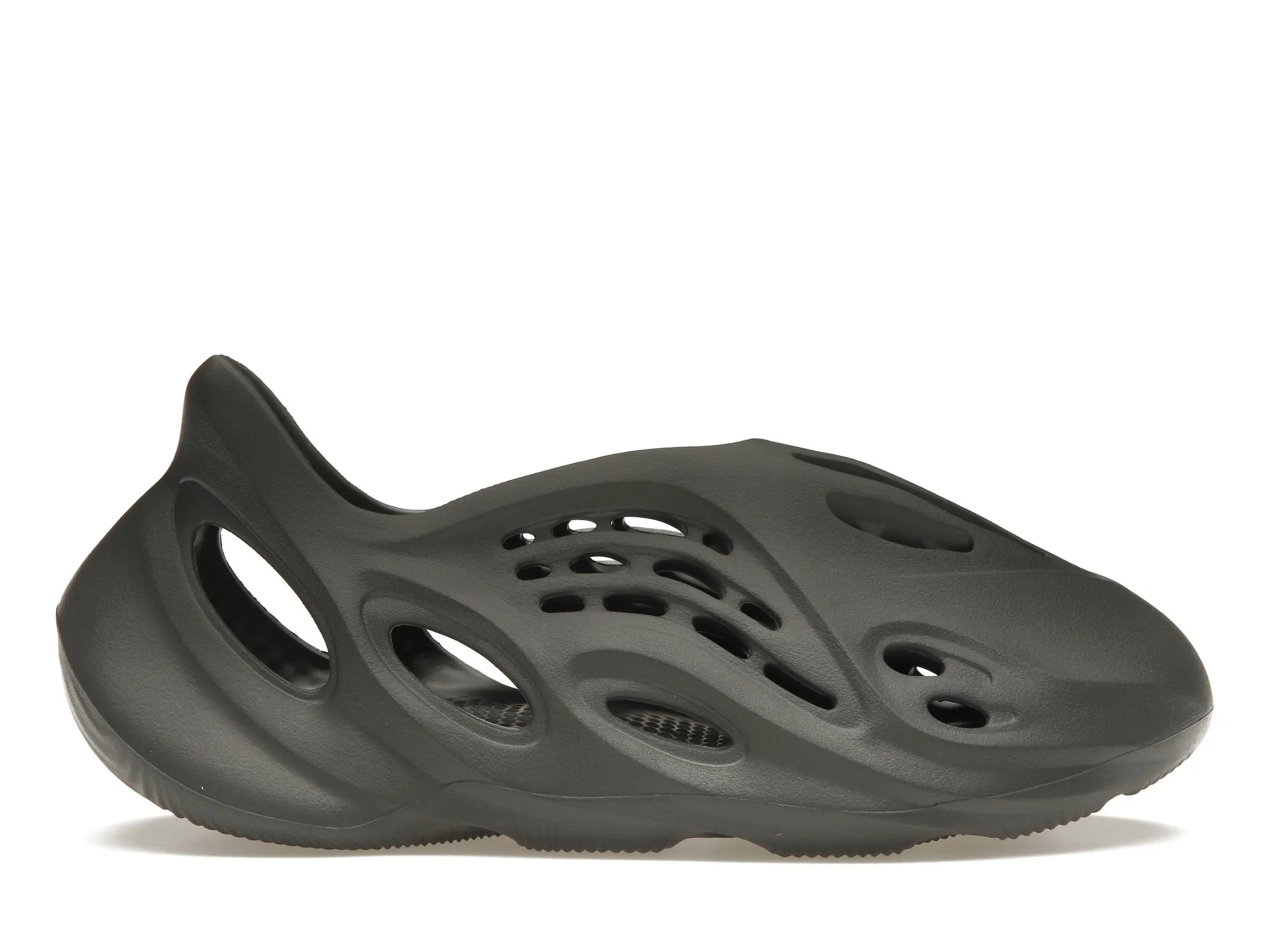 Фото № 1 с приближением к товару «‎adidas Yeezy Foam RNR Carbon»