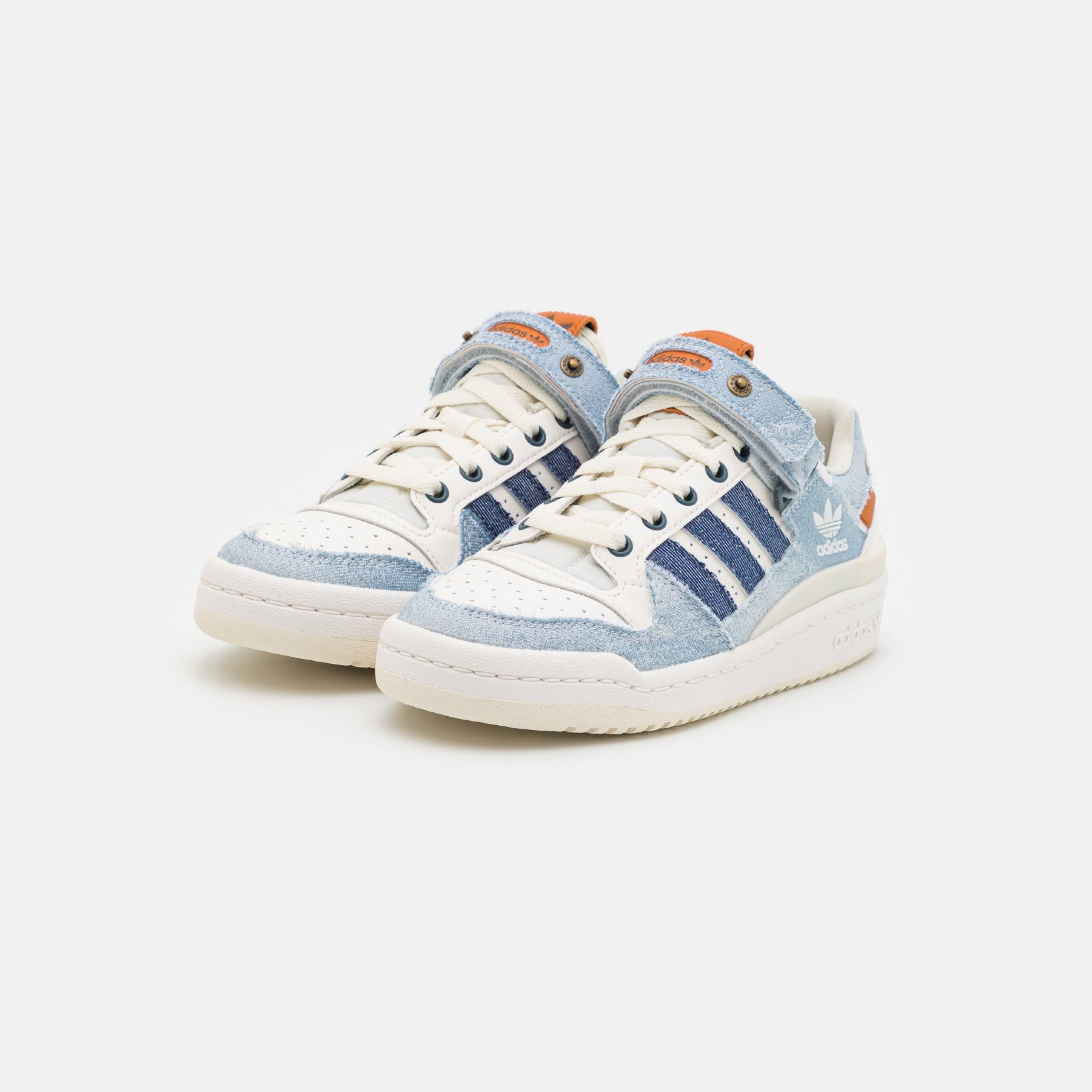 Фото № 2 с приближением к товару «‎Adidas Forum »