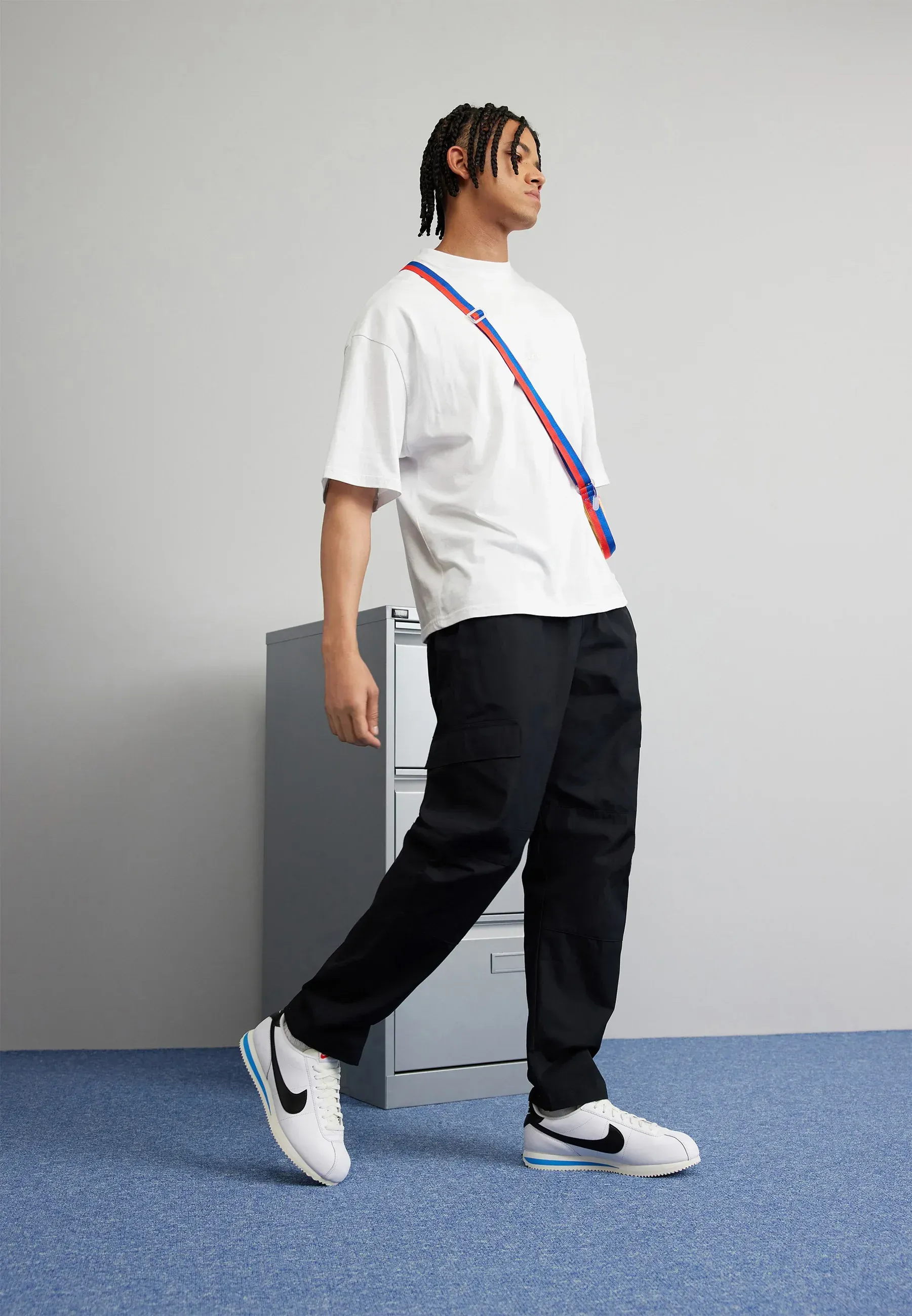 Фото № 3 с приближением к товару «‎CORTEZ»