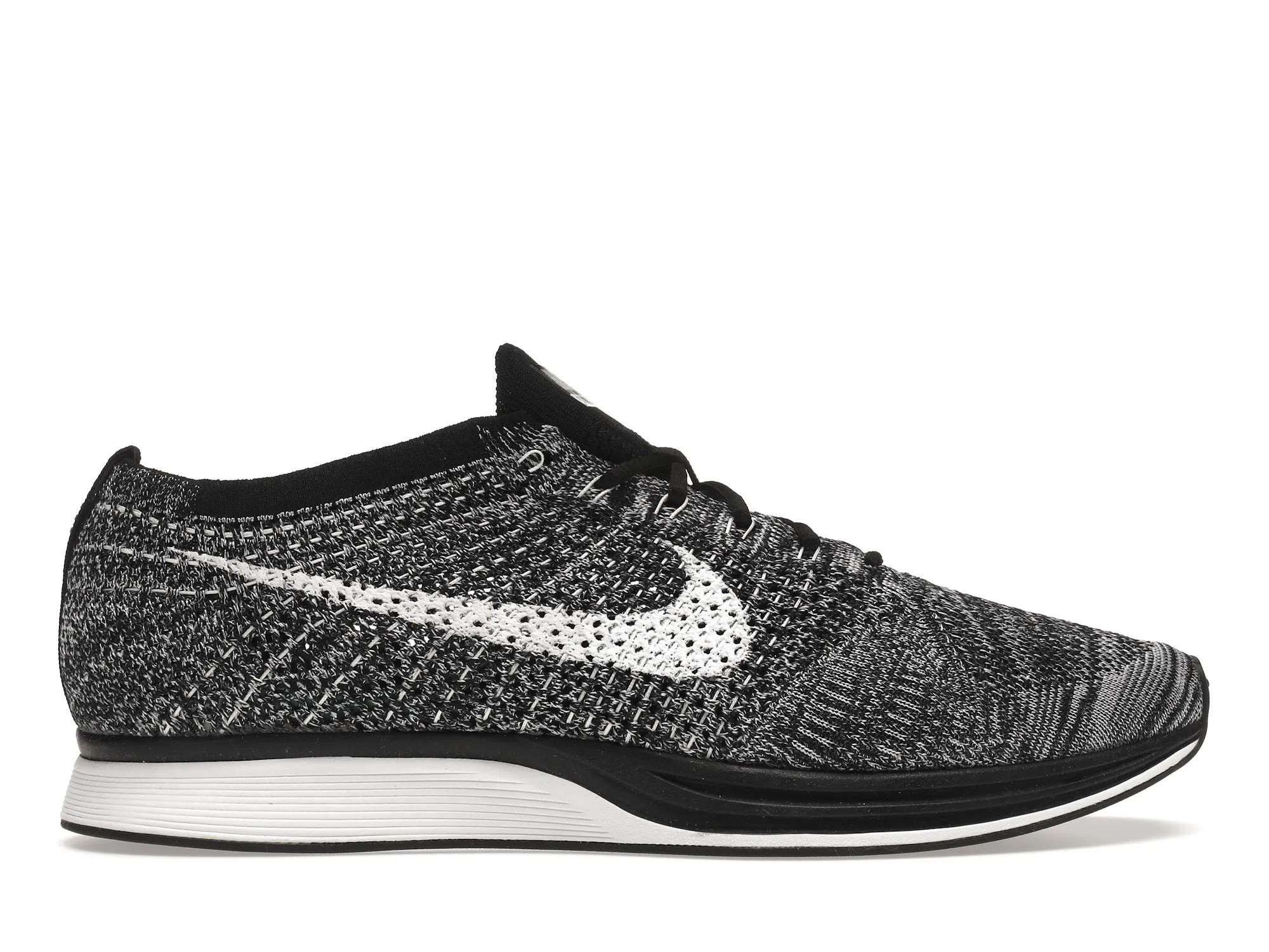 Фото № 1 с приближением к товару «‎Nike Flyknit Racer Oreo 2»