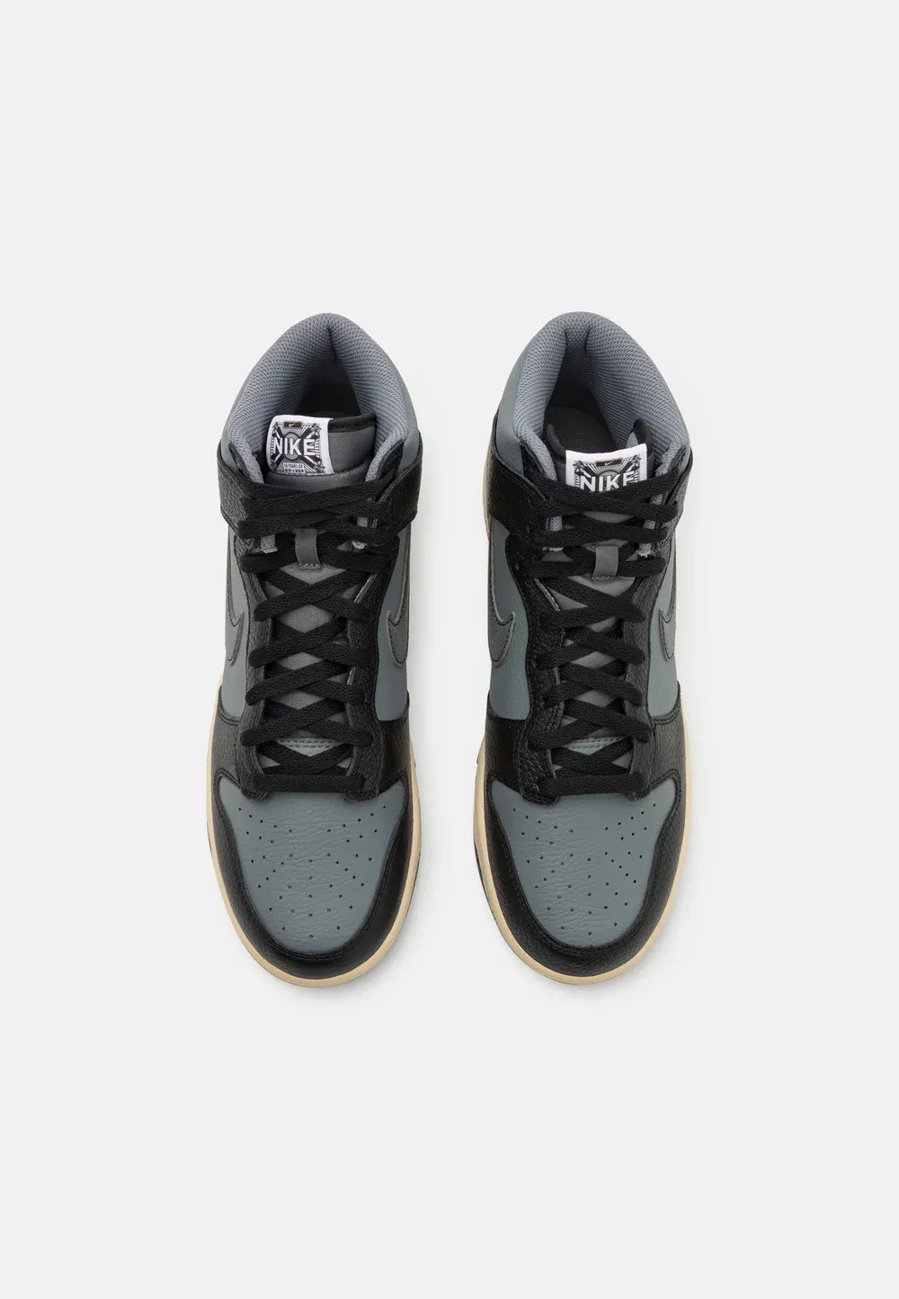 Фото № 4 с приближением к товару «‎DUNK HI RETRO PRM 1 EMB»