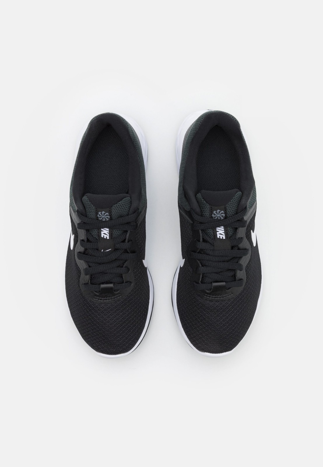 Фото № 3 с приближением к товару «‎Nike Revolution 6»