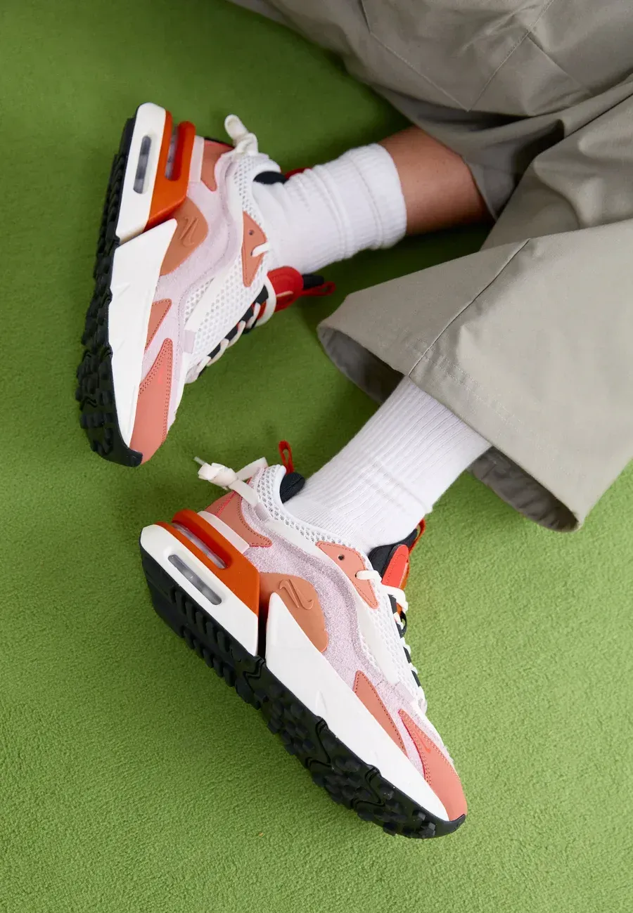 Фото № 2 с приближением к товару «‎AIR MAX FURYOSA NRG»