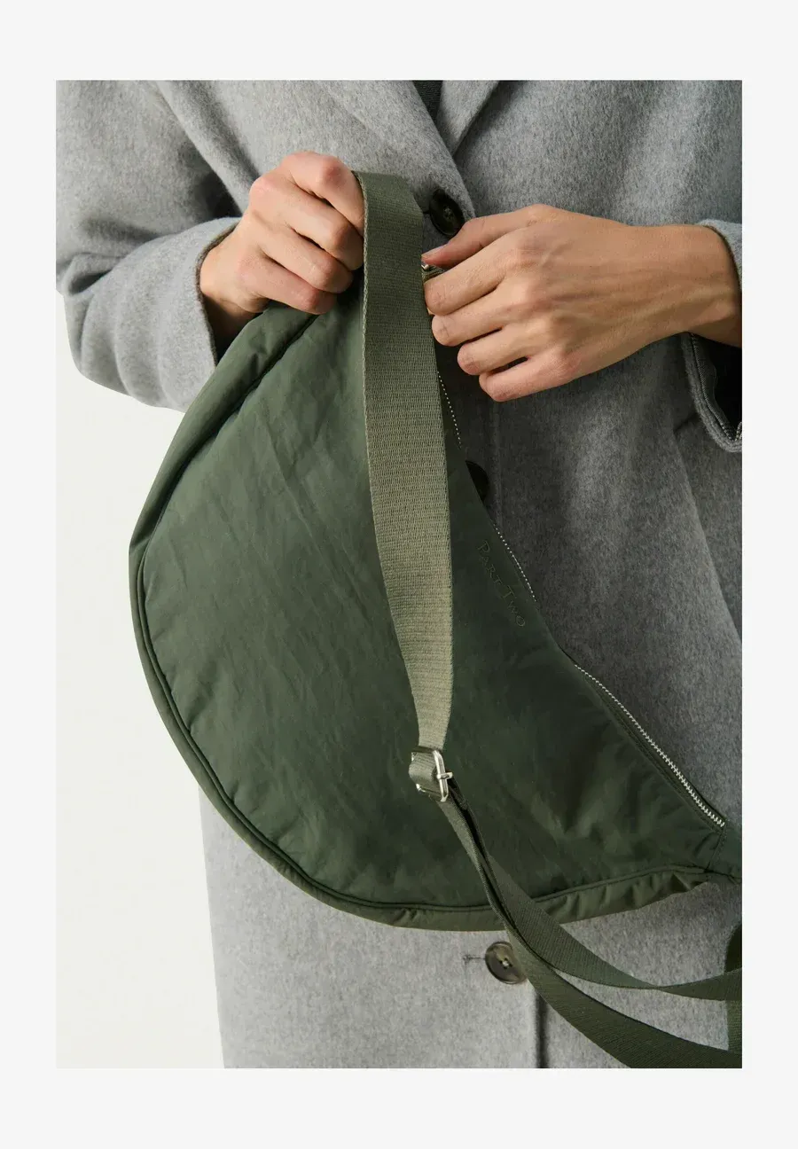 Фото № 2 с приближением к товару «‎LUANE»