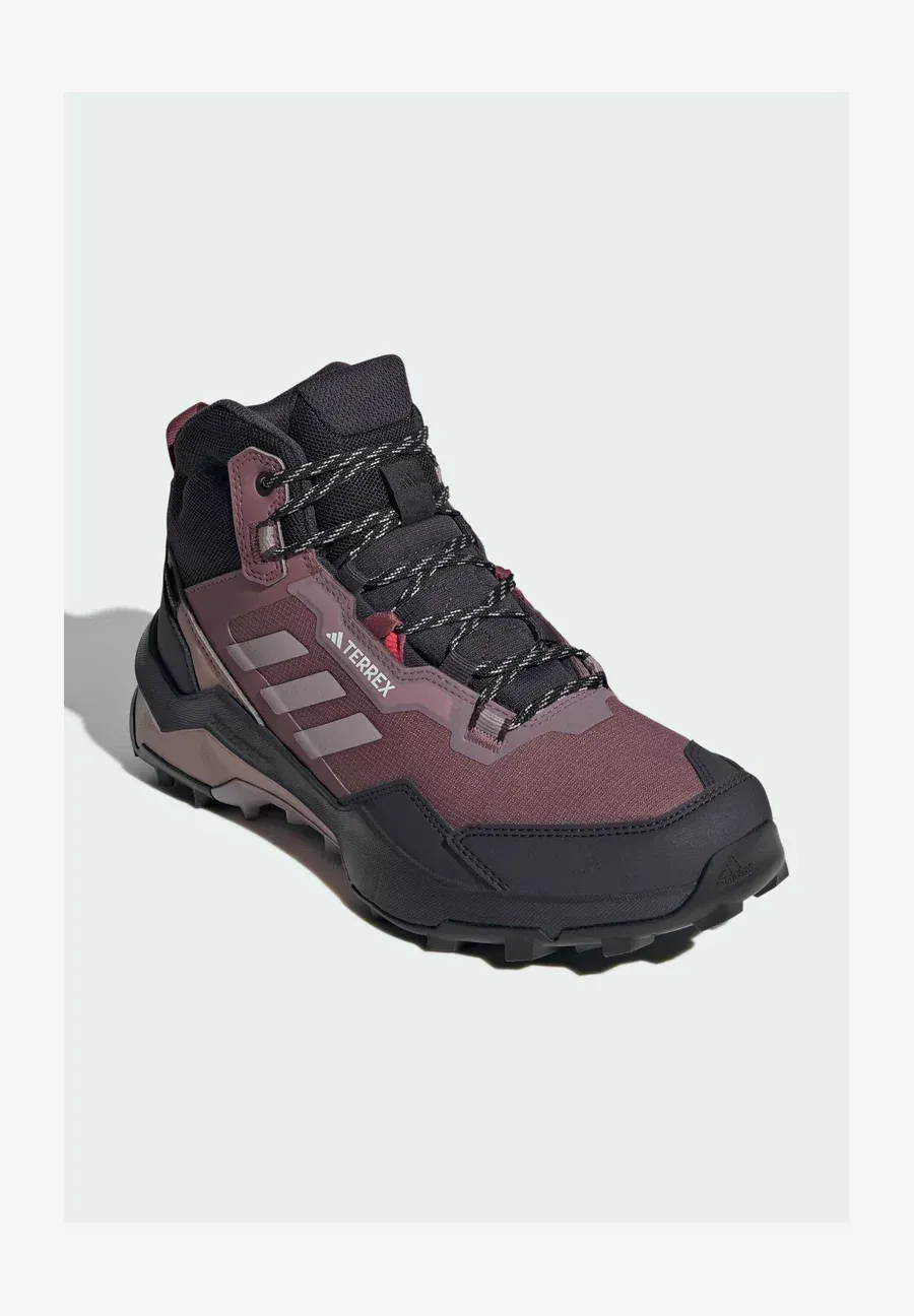 Фото № 3 с приближением к товару «‎Hiking shoes»