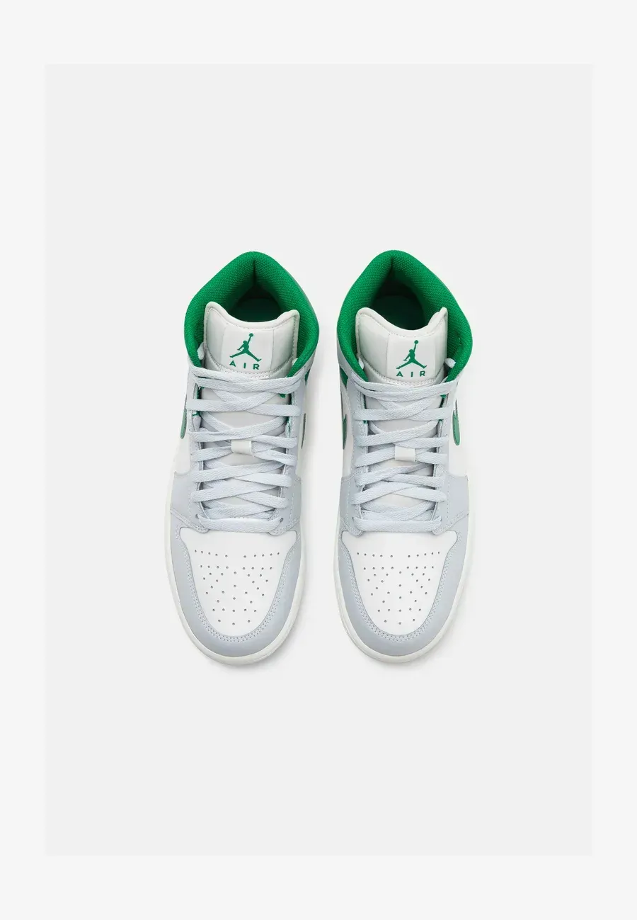 Фото № 4 с приближением к товару «‎AIR JORDAN 1 MID»