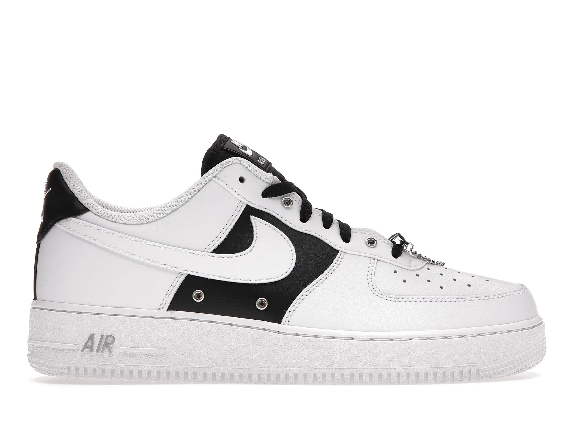 Фото № 1 с приближением к товару «‎Nike Air Force 1 Low 07 PRM Silver Chain»