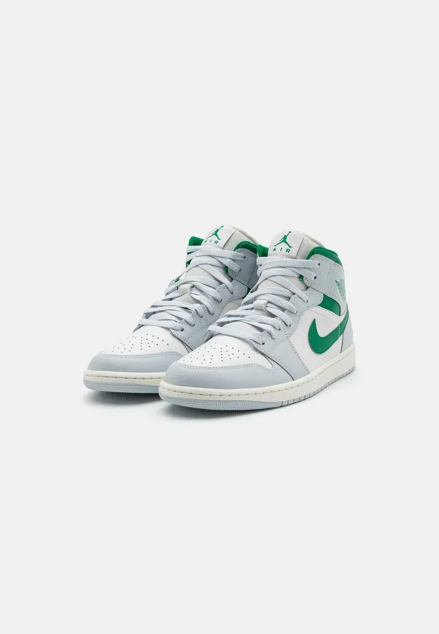 Фото № 2 с приближением к товару «‎AIR JORDAN 1 MID»