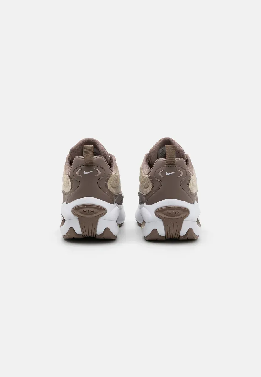 Фото № 3 с приближением к товару «‎AIR MAX PORTAL»