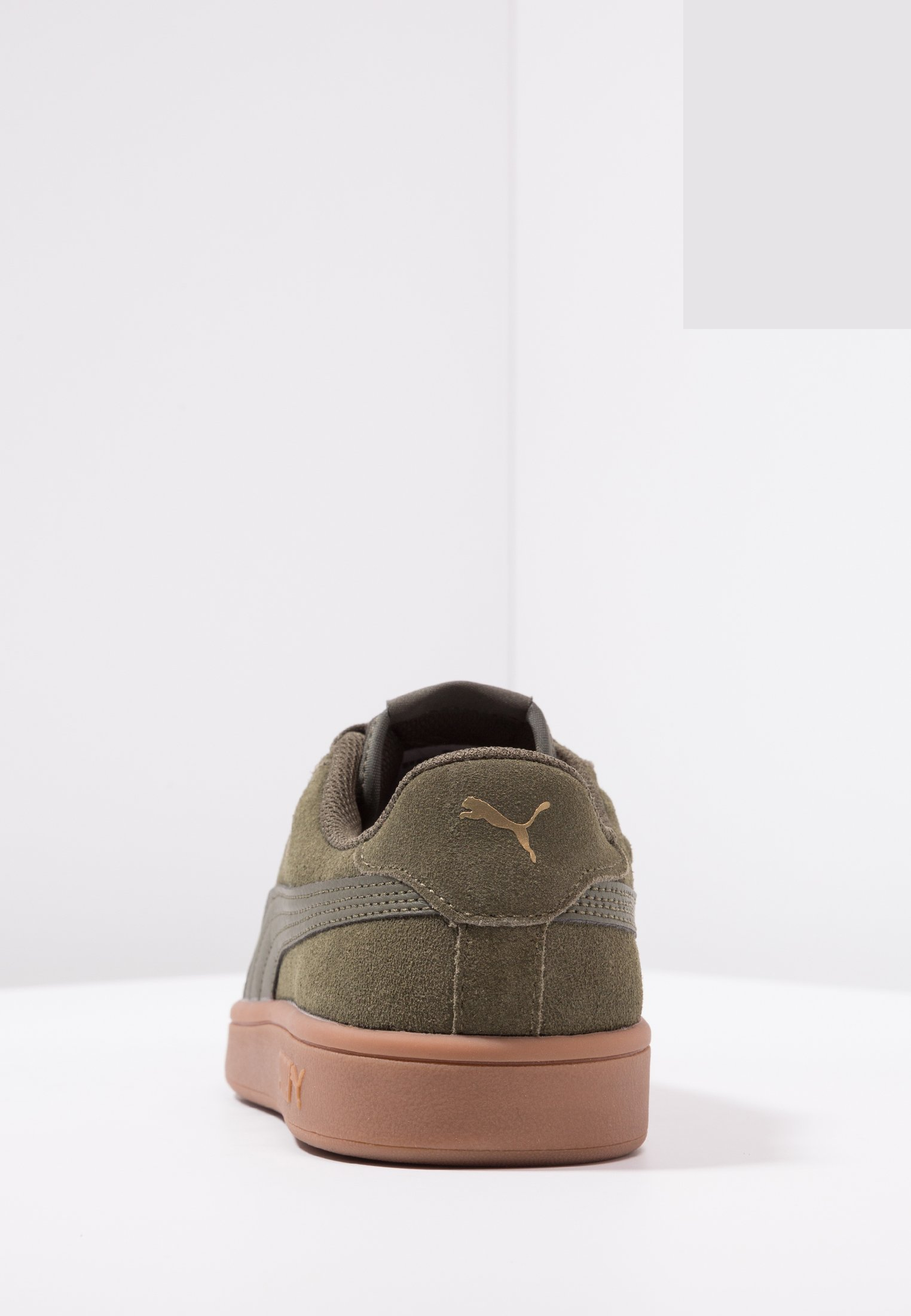 Фото № 4 с приближением к товару «‎Puma Smash V2 »