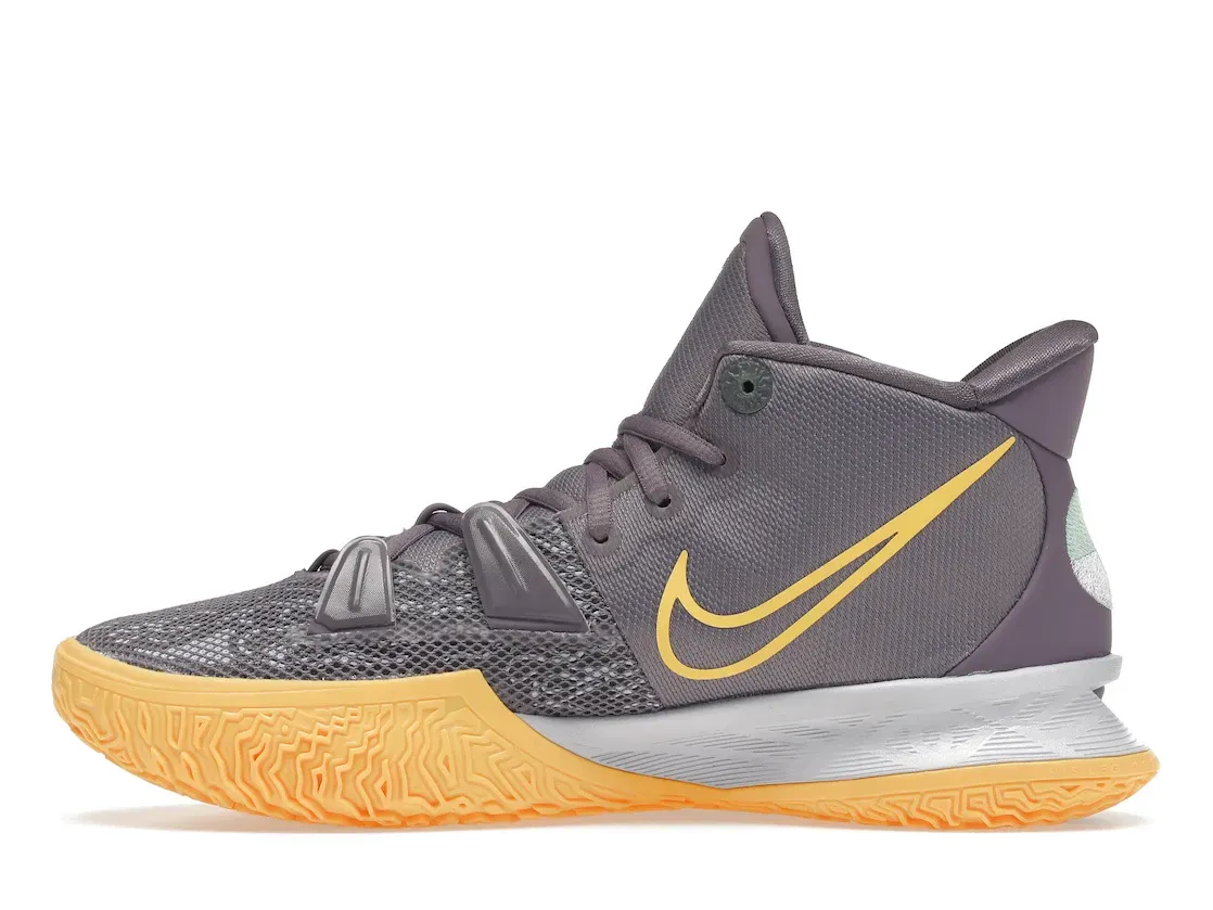 Фото № 3 с приближением к товару «‎Nike Kyrie 7 Daybreak»