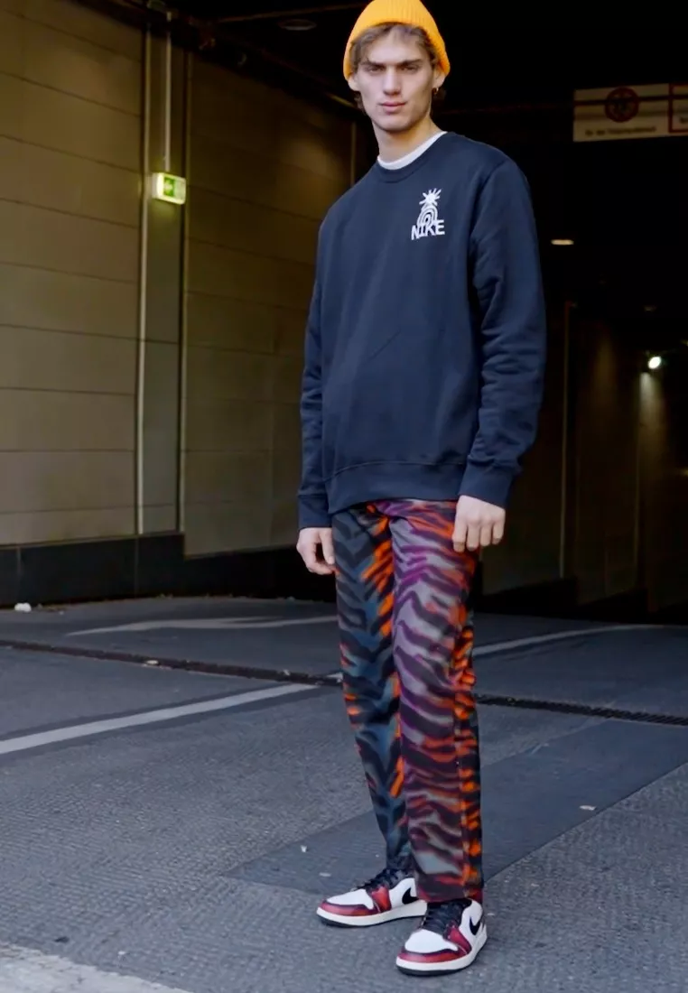 Фото № 2 с приближением к товару «‎AIR JORDAN 1 MID SE V2»