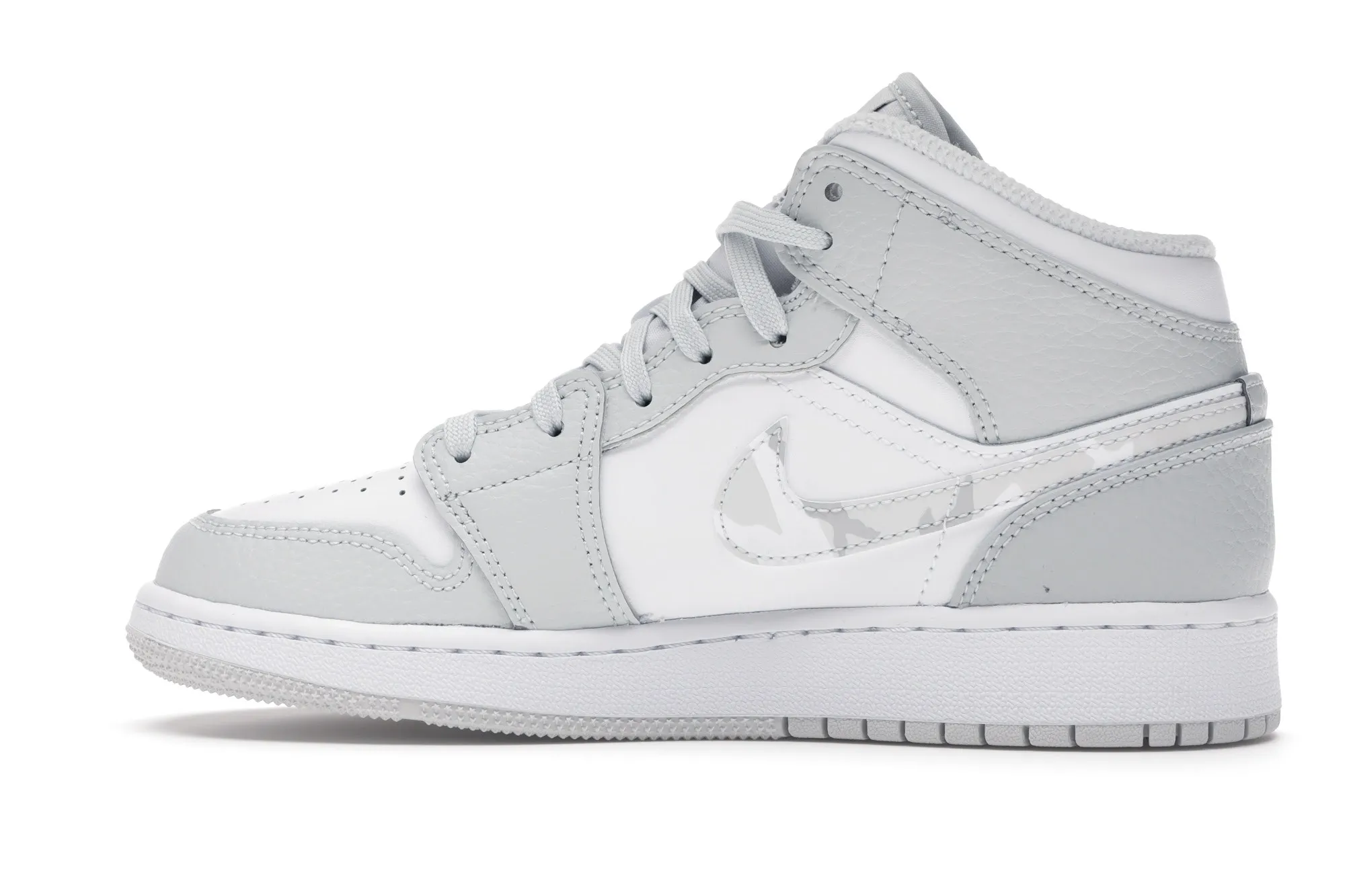 Фото № 6 с приближением к товару «‎Jordan 1 Mid Grey Camo »