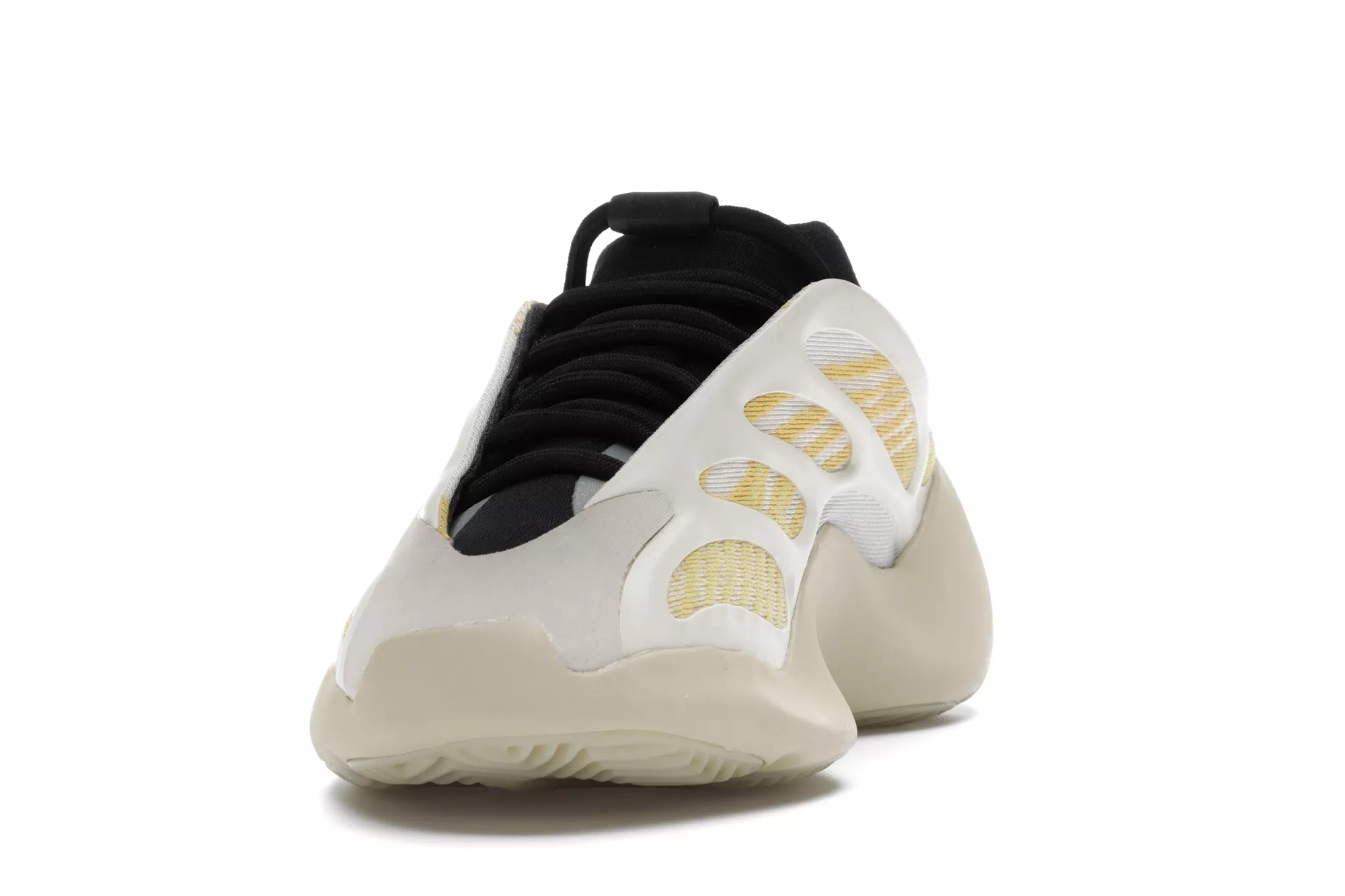 Фото № 4 с приближением к товару «‎adidas Yeezy 700 V3 Safflower»