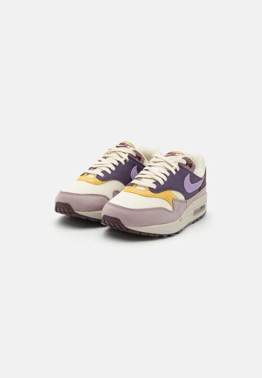 Фото № 4 с приближением к товару «‎AIR MAX 1»