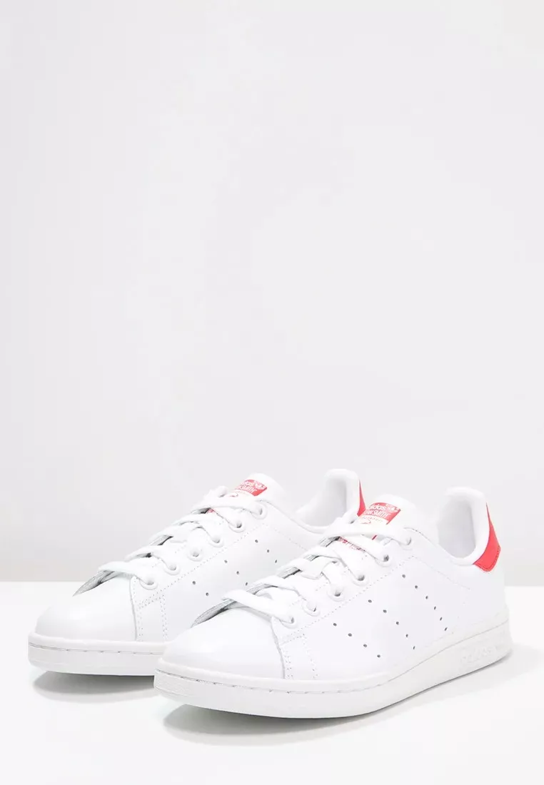 Фото № 4 с приближением к товару «‎STAN SMITH»
