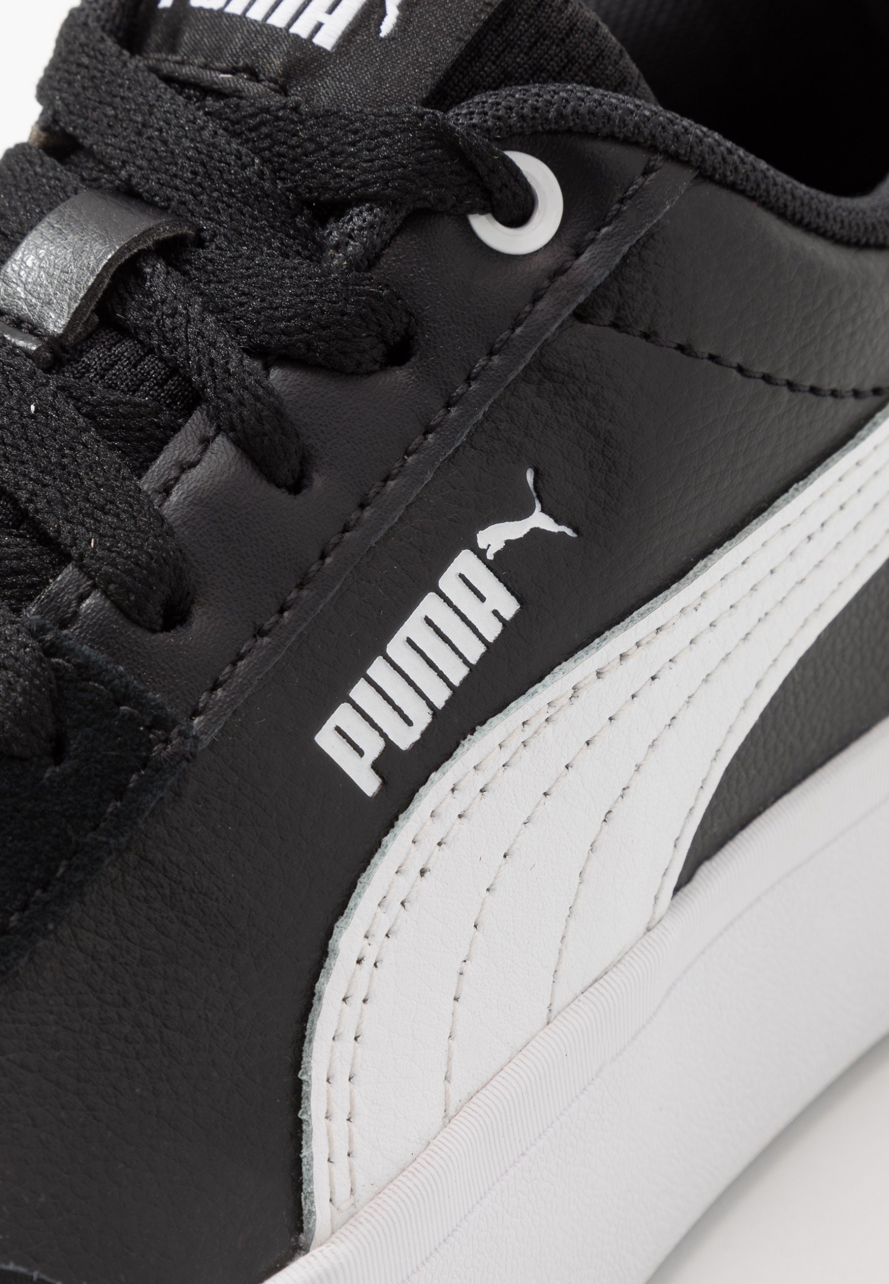 Фото № 3 с приближением к товару «‎Puma Carina Lift »