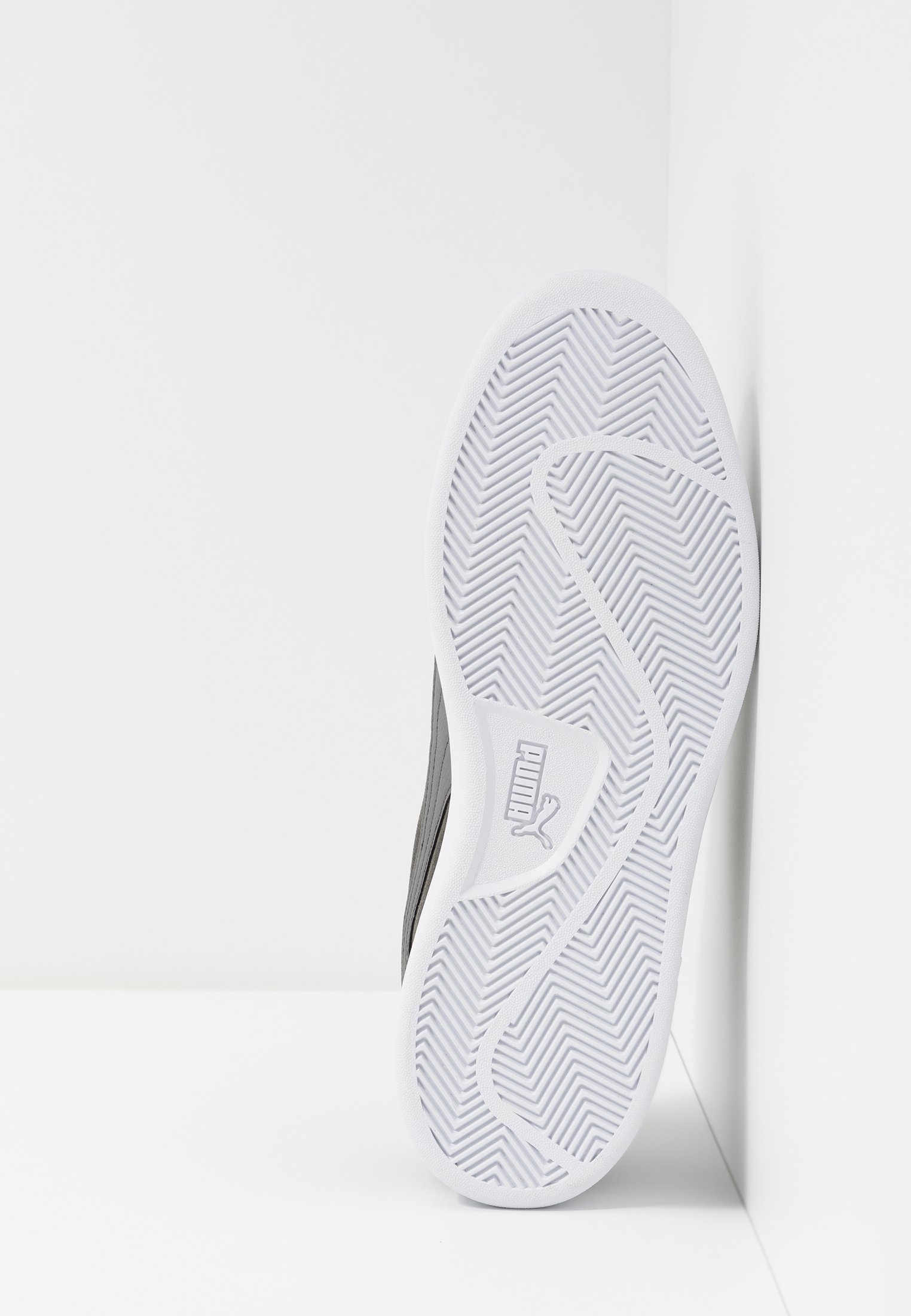 Фото № 5 с приближением к товару «‎Puma Smash V2 »