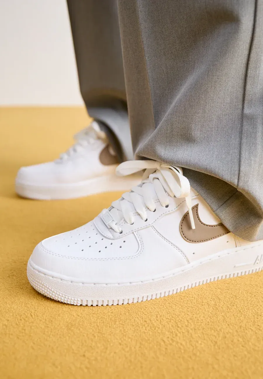 Фото № 2 с приближением к товару «‎AIR FORCE 1 07 NEXT NATURE»