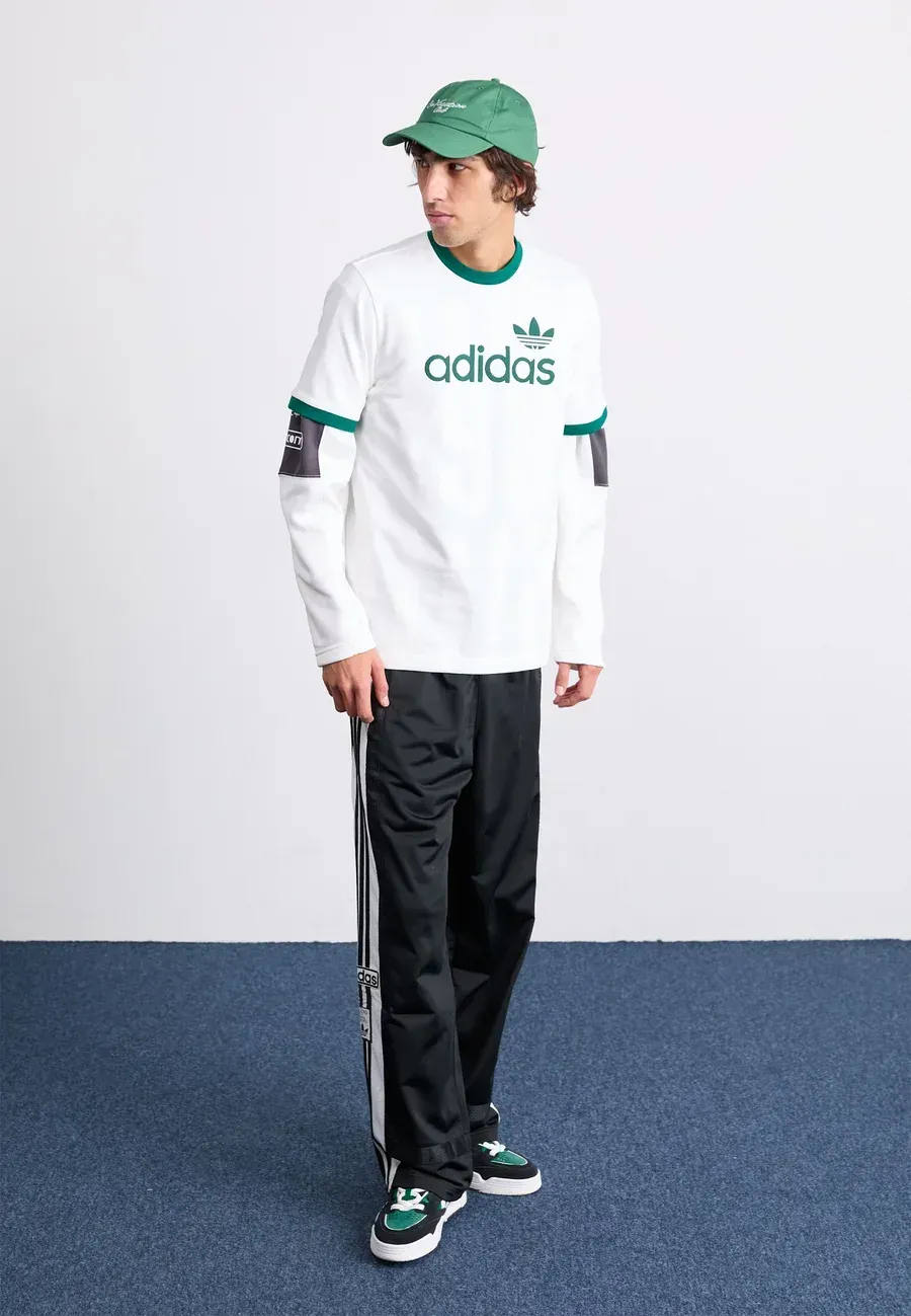 Фото № 3 с приближением к товару «‎ADI2000»