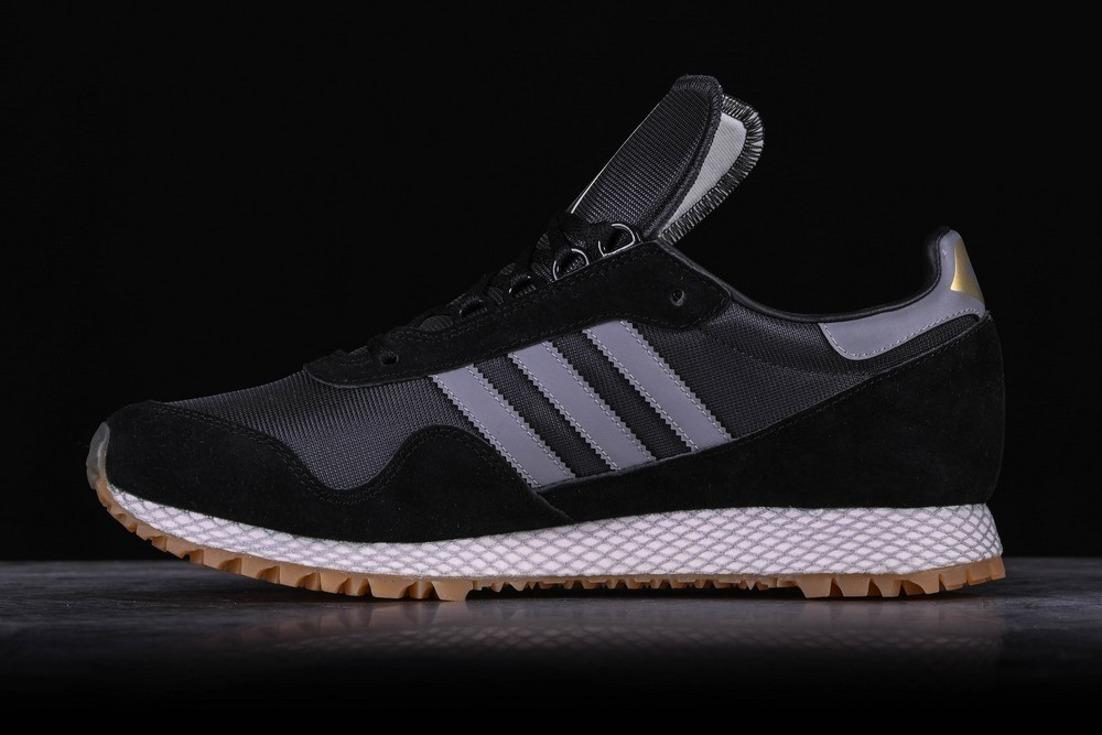 Фото № 4 с приближением к товару «‎Adidas Originals New York »