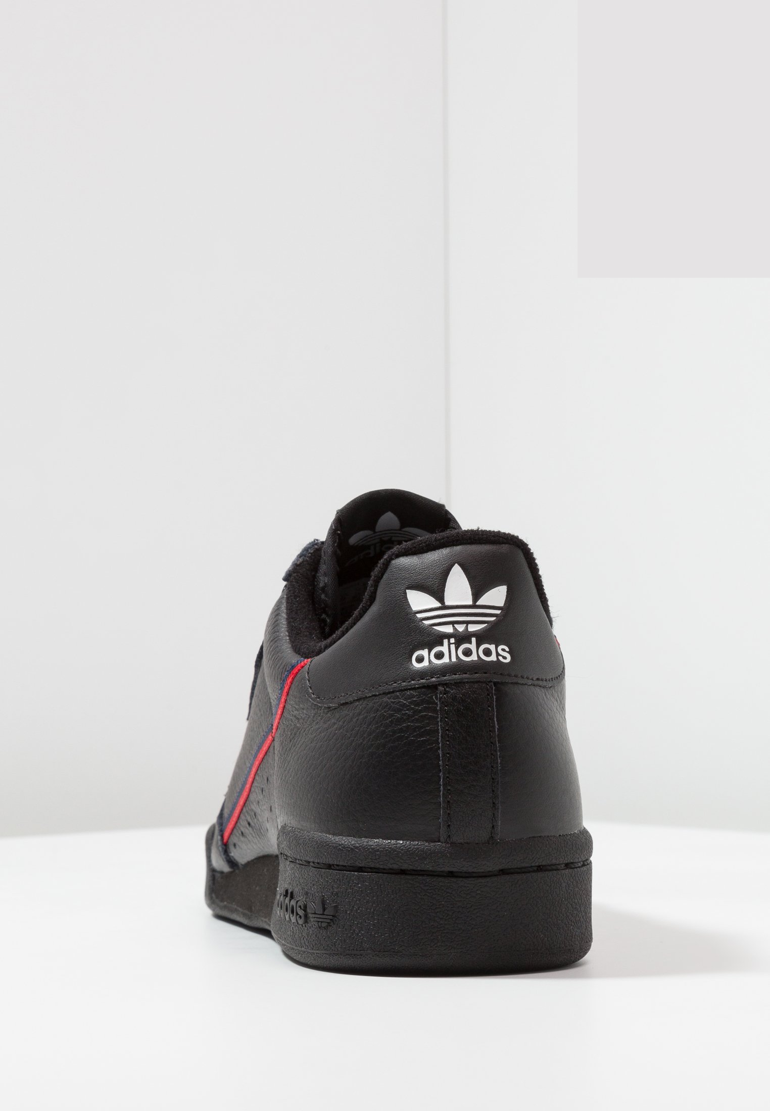 Фото № 4 с приближением к товару «‎Adidas Continental 80 Skateboard Shoes »