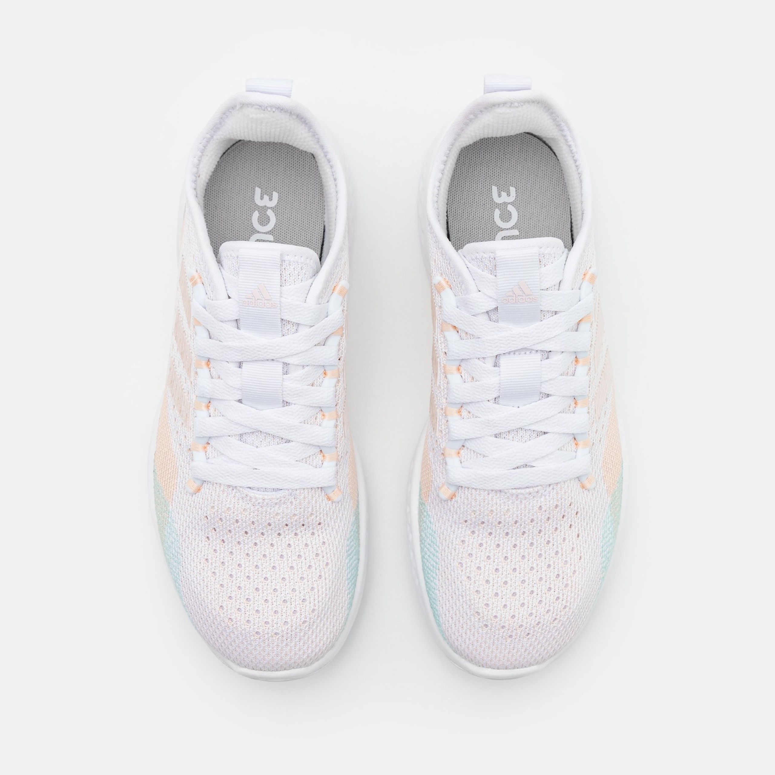 Фото № 4 с приближением к товару «‎Adidas 2.0 »